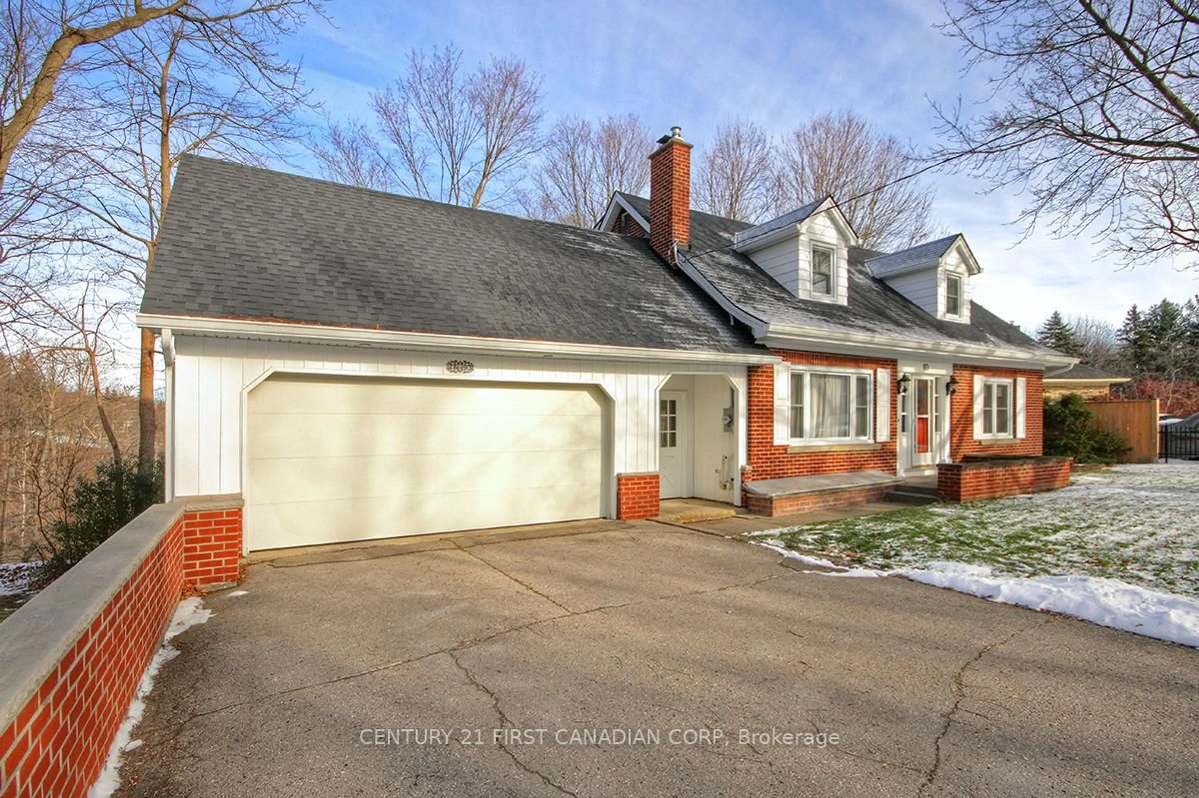 Unknown for 10 Regent St, St. Thomas Ontario N5R 1Z8