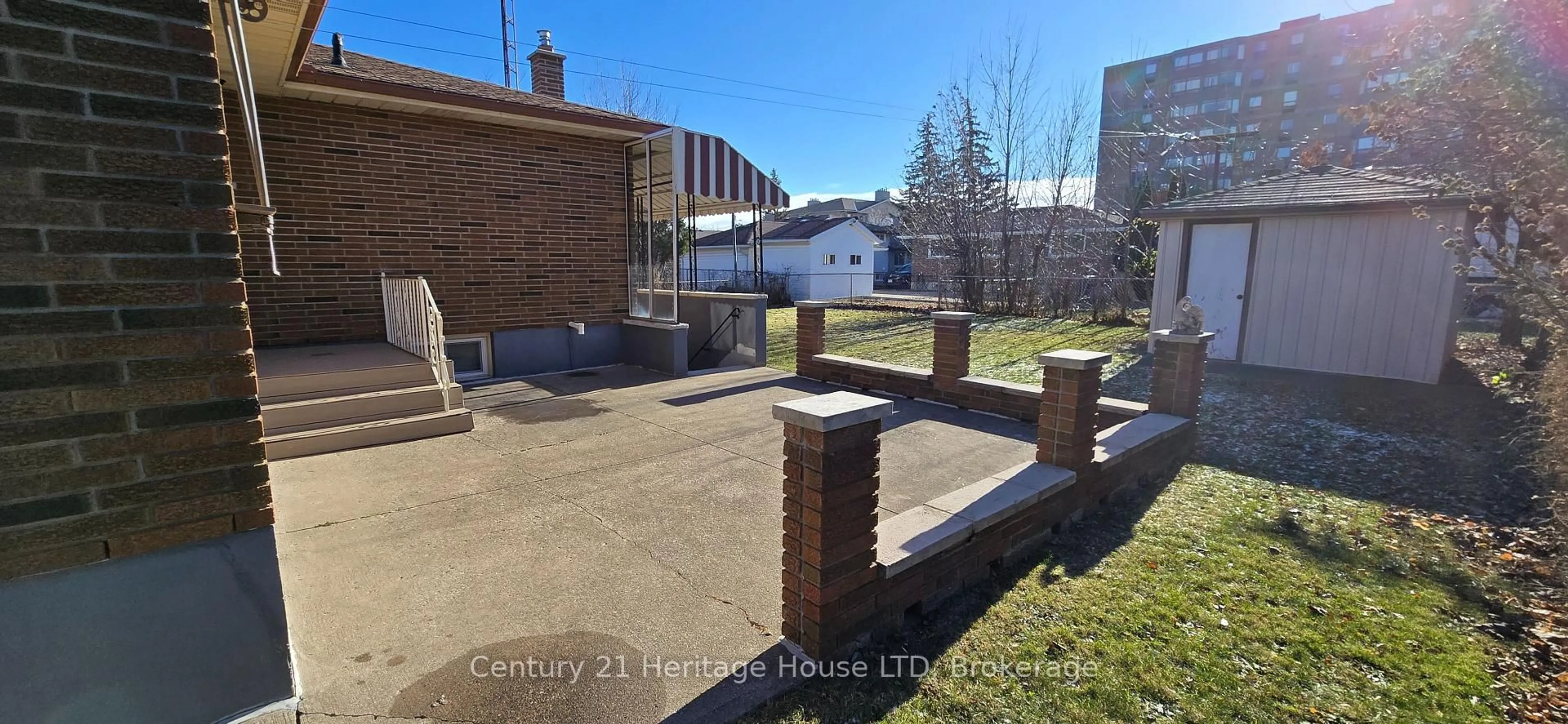 Patio, street for 14 Drury Cres, St. Catharines Ontario L2M 6B6