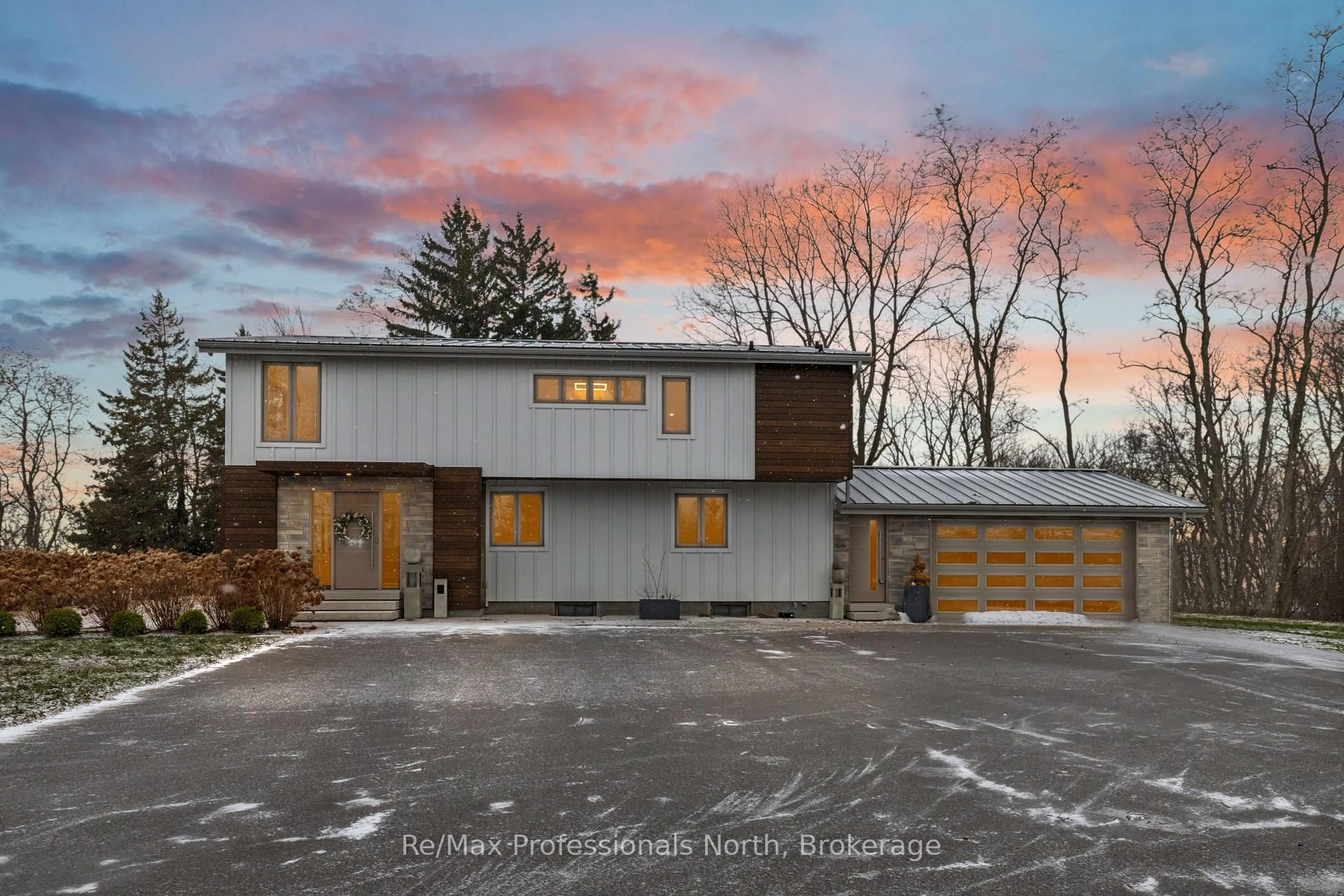 Unknown for 434 Front Rd, Norfolk Ontario N0E 1P0