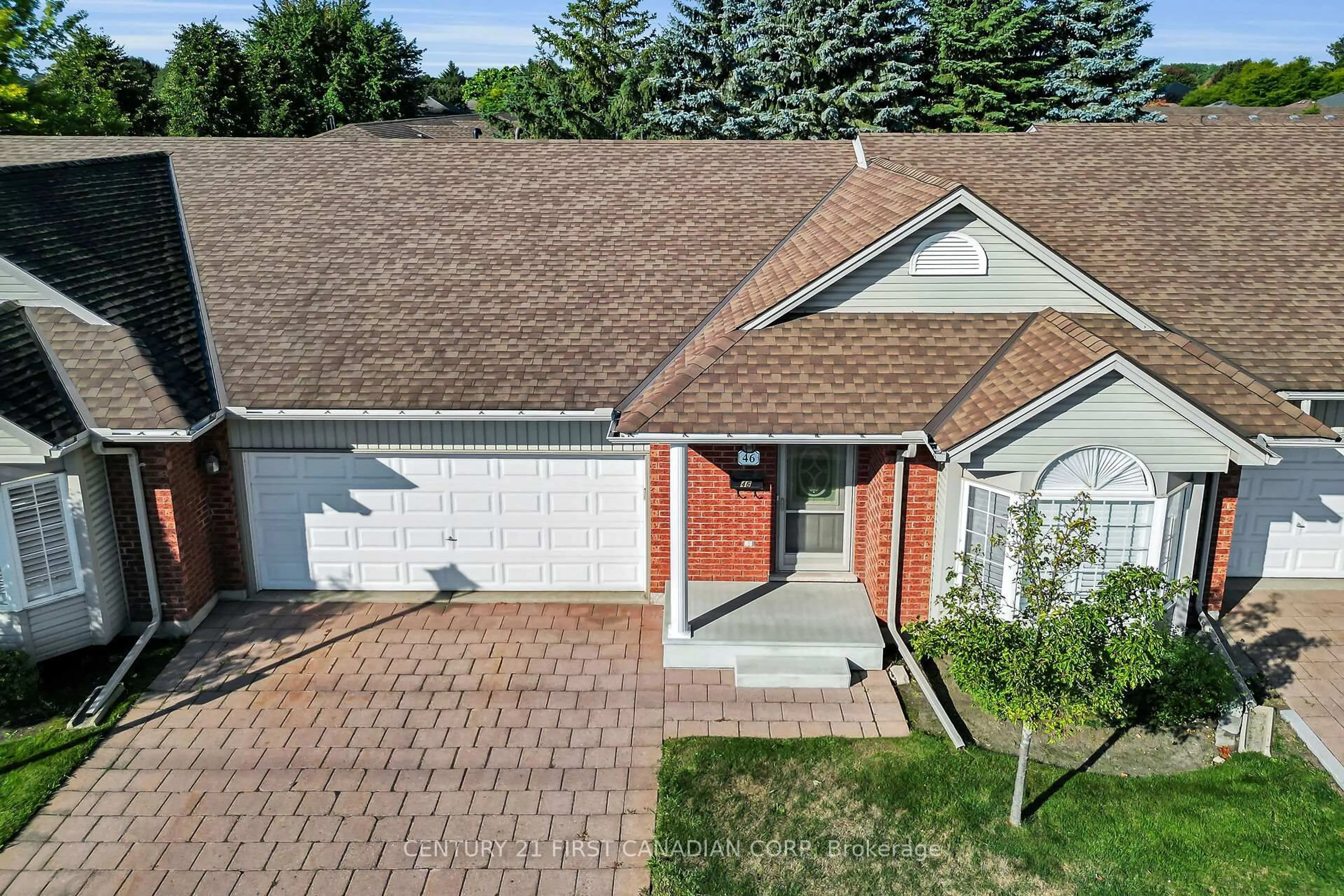 A pic from outside/outdoor area/front of a property/back of a property/a pic from drone, street for 1555 Highbury Ave #45, London East Ontario N5Y 5R3