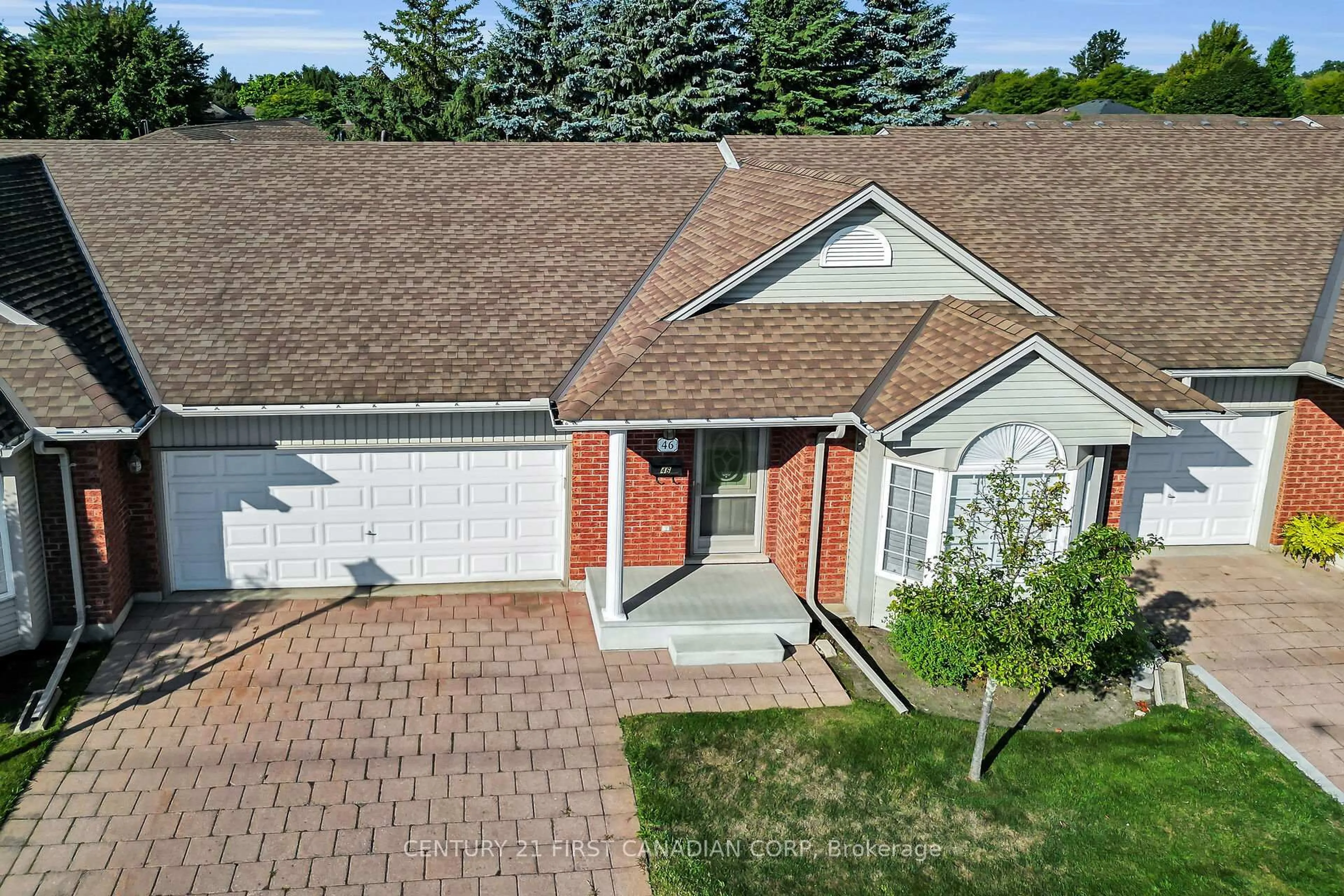 A pic from outside/outdoor area/front of a property/back of a property/a pic from drone, street for 1555 Highbury Ave #45, London East Ontario N5Y 5R3