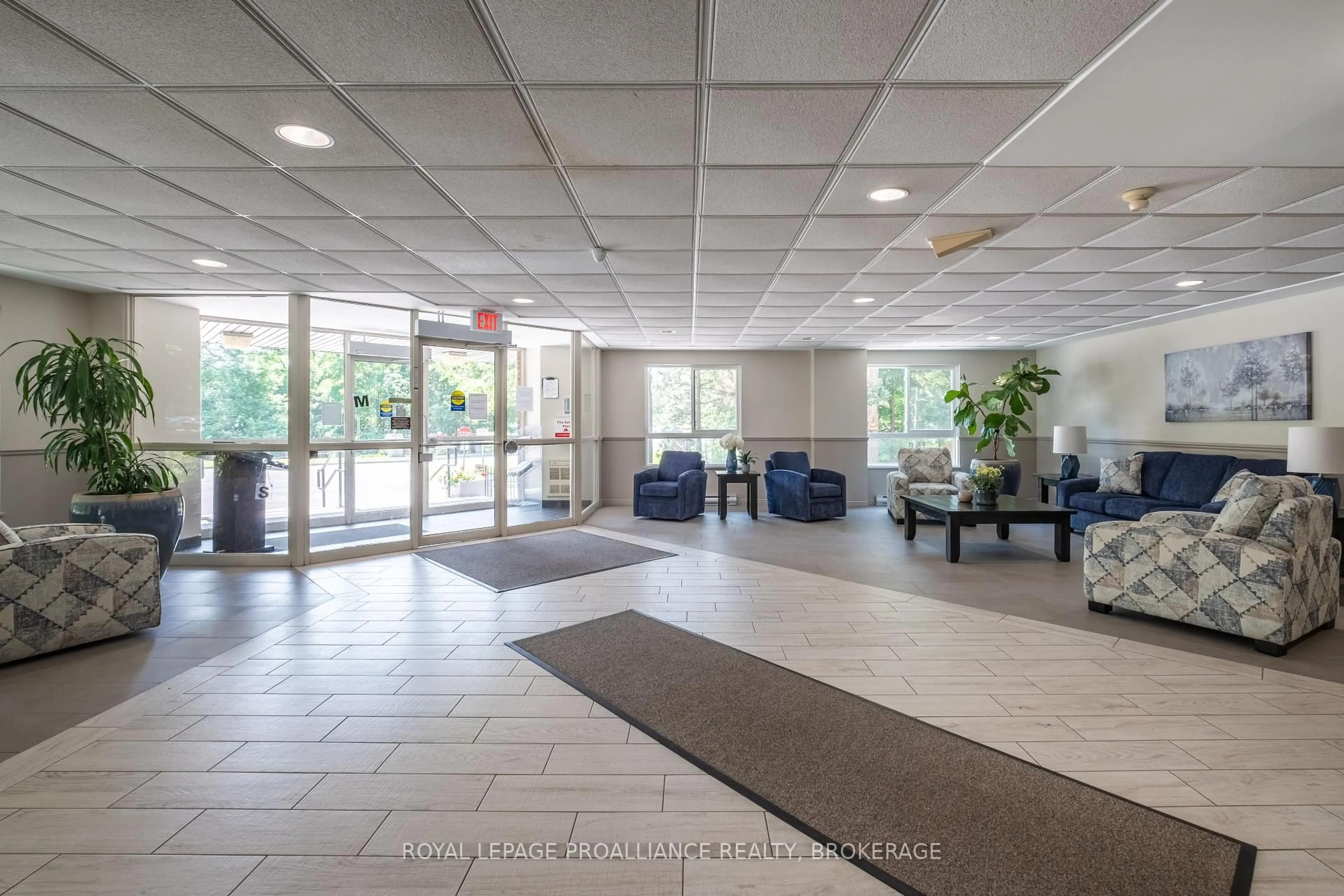 Indoor foyer for 115 Barrett Crt #503, Kingston Ontario K7L 5H6