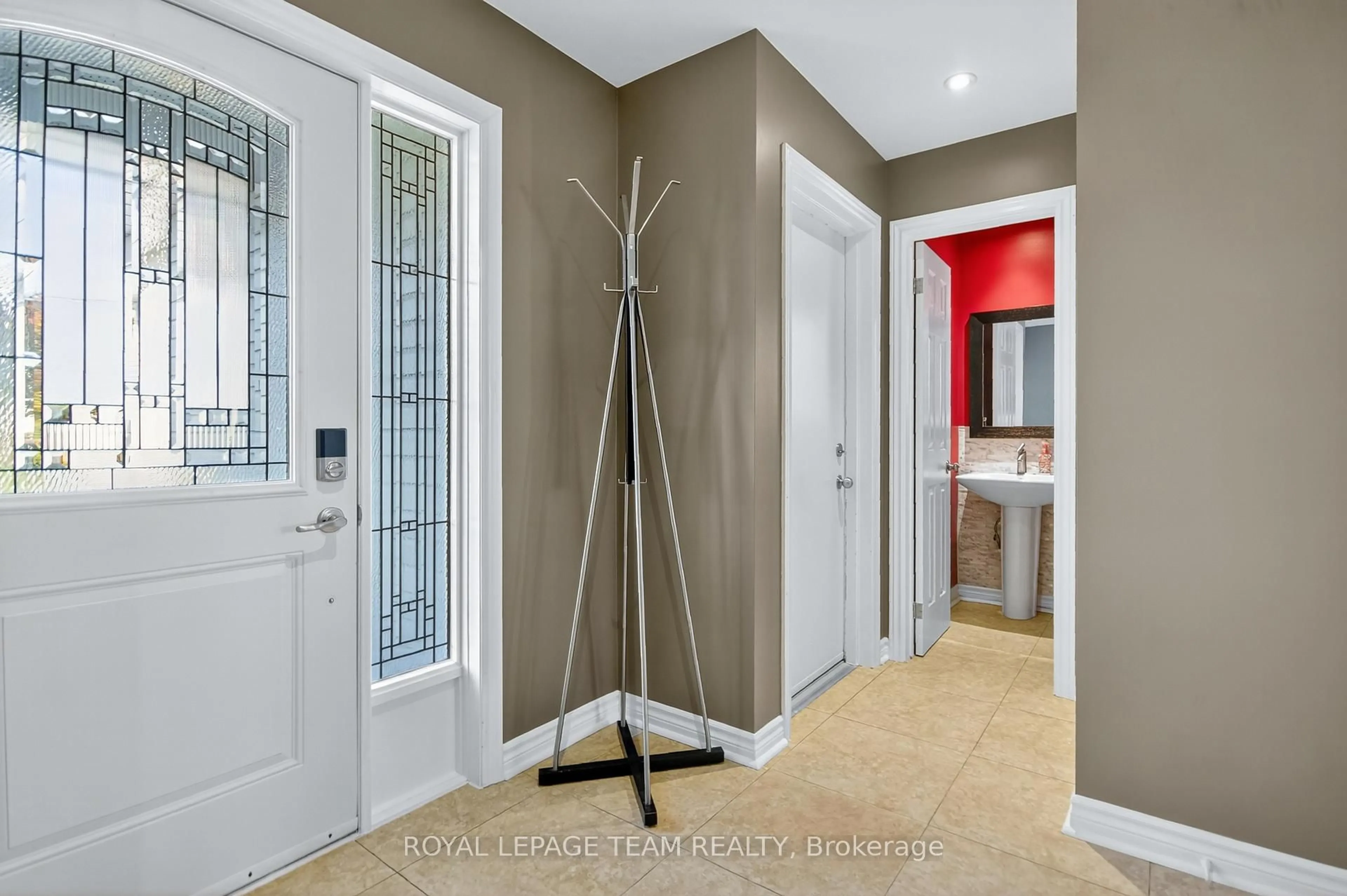 Indoor entryway for 22 Vesta St, Ottawa Ontario K2J 3Y9