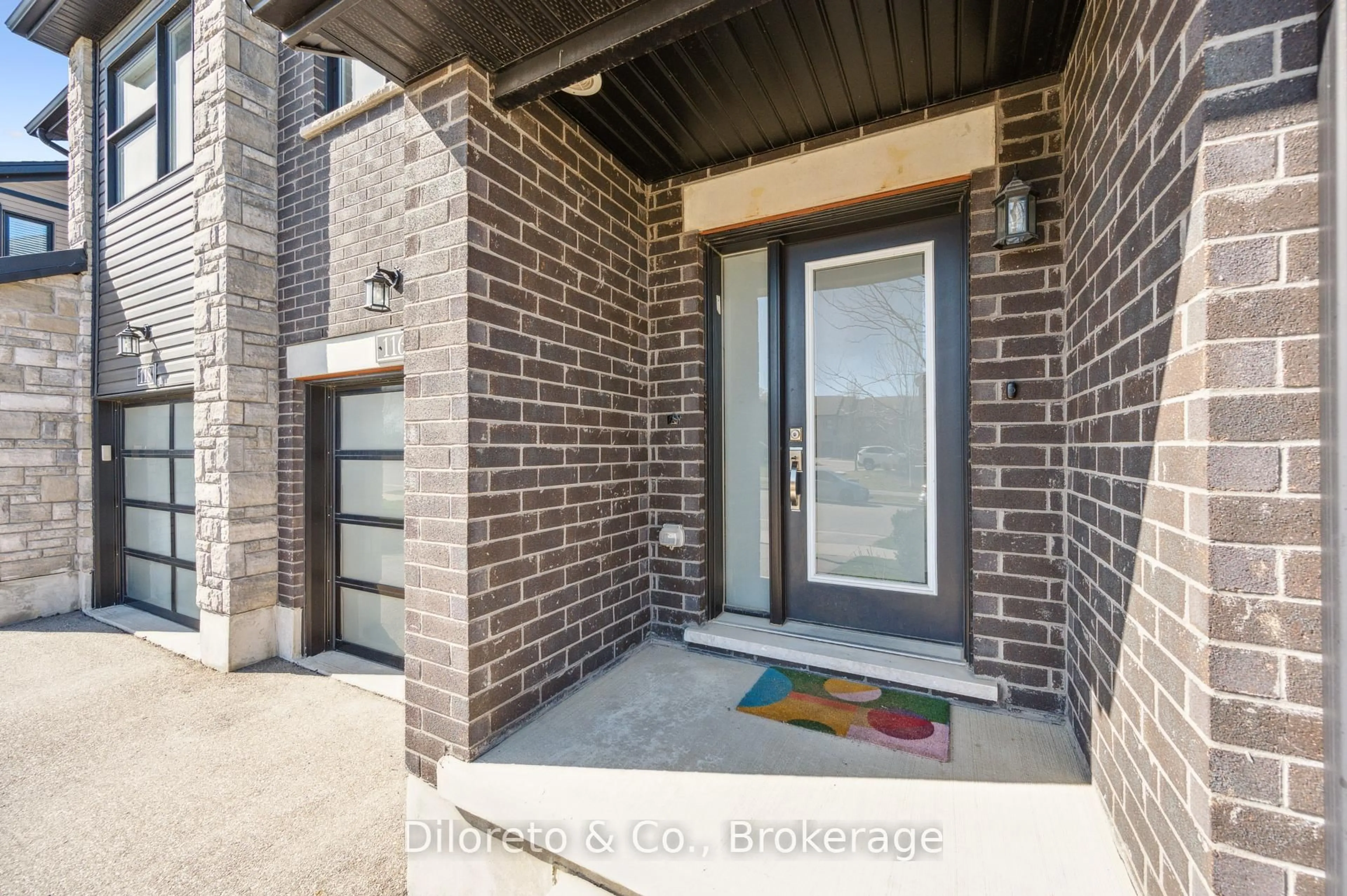 Indoor entryway for 116 Hawkins Dr, Guelph Ontario N1L 0M7