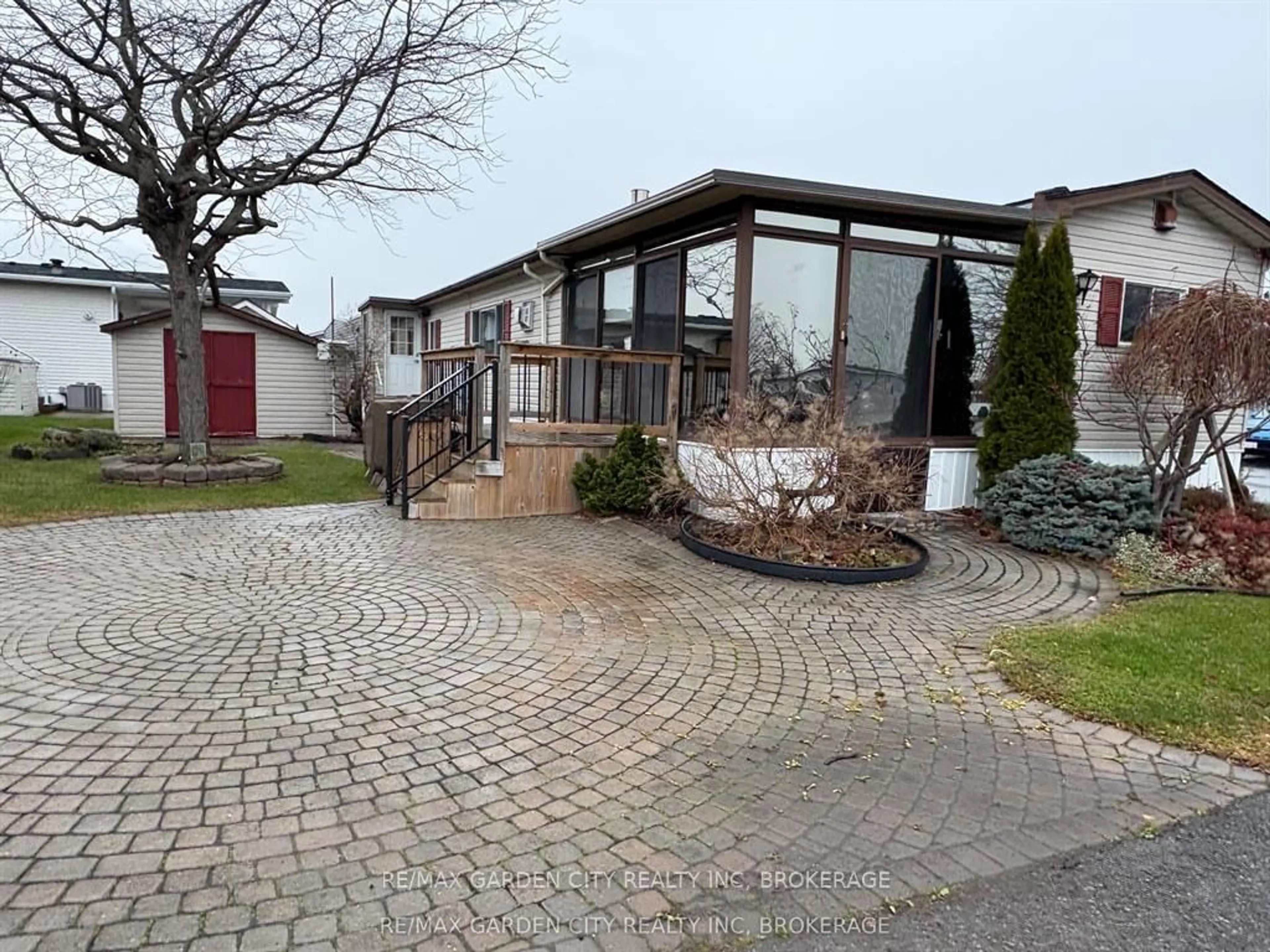 A pic from outside/outdoor area/front of a property/back of a property/a pic from drone, street for 3033 TOWNLINE Rd #327, Fort Erie Ontario L0S 1S1