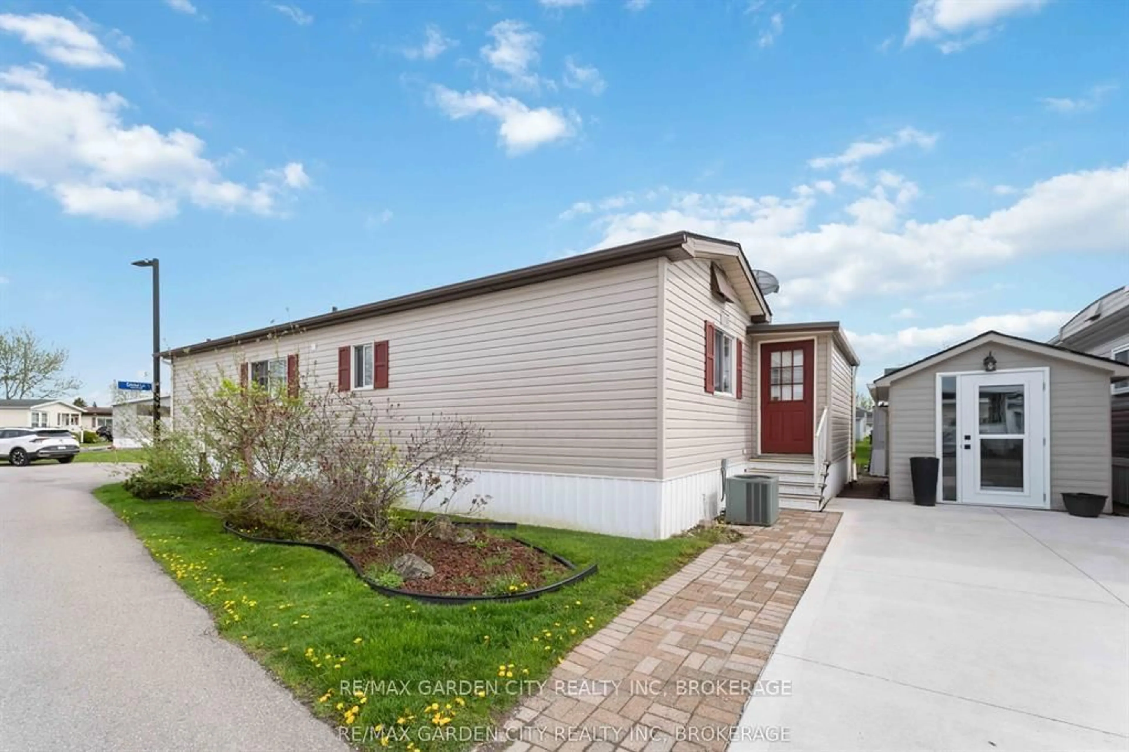 Home with vinyl exterior material, street for 3033 TOWNLINE Rd #327, Fort Erie Ontario L0S 1S1