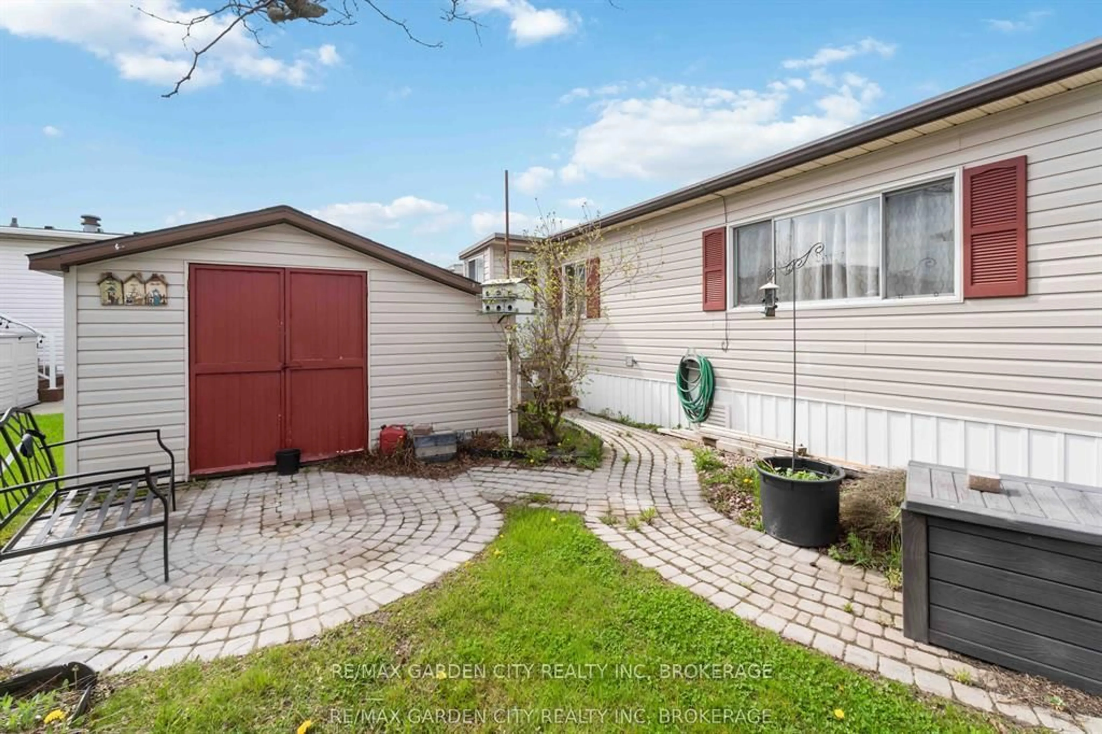 Unknown for 3033 TOWNLINE Rd #327, Fort Erie Ontario L0S 1S1