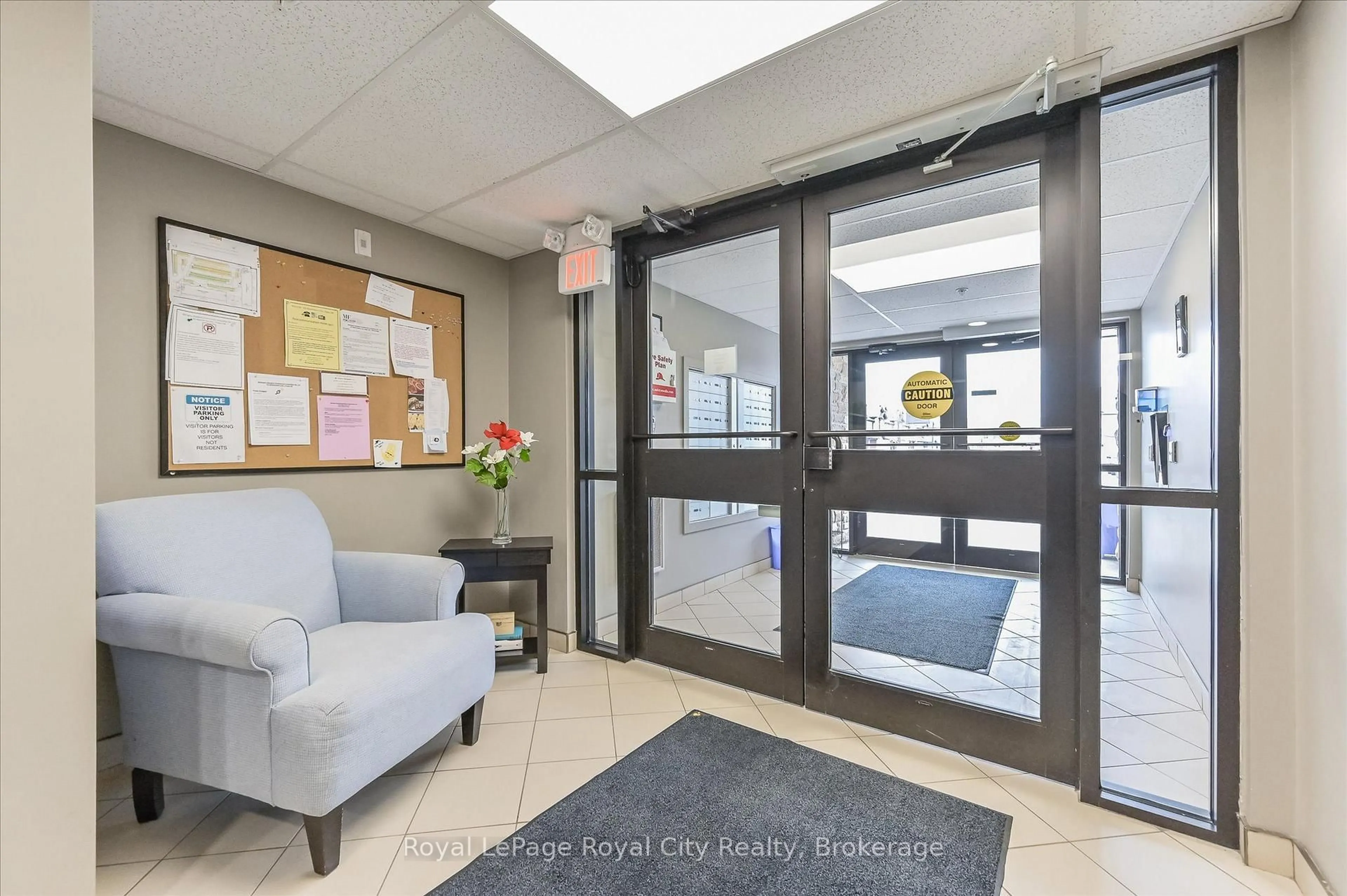 Indoor foyer for 103 Westminster Cres #212, Centre Wellington Ontario N1M 0C6