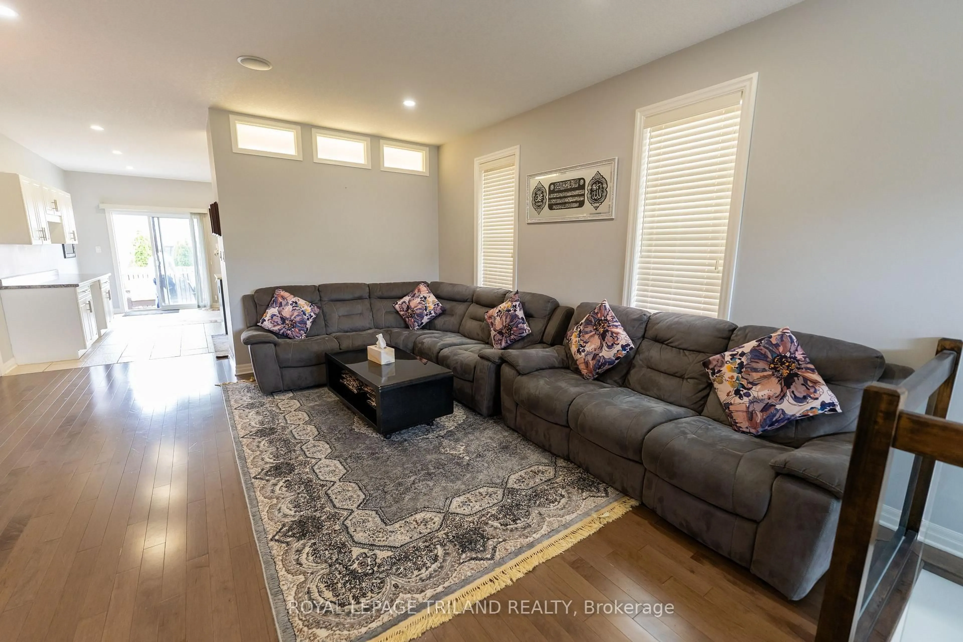 Living room with furniture, unknown for 1984 Jubilee Dr, London North Ontario N6G 0H7