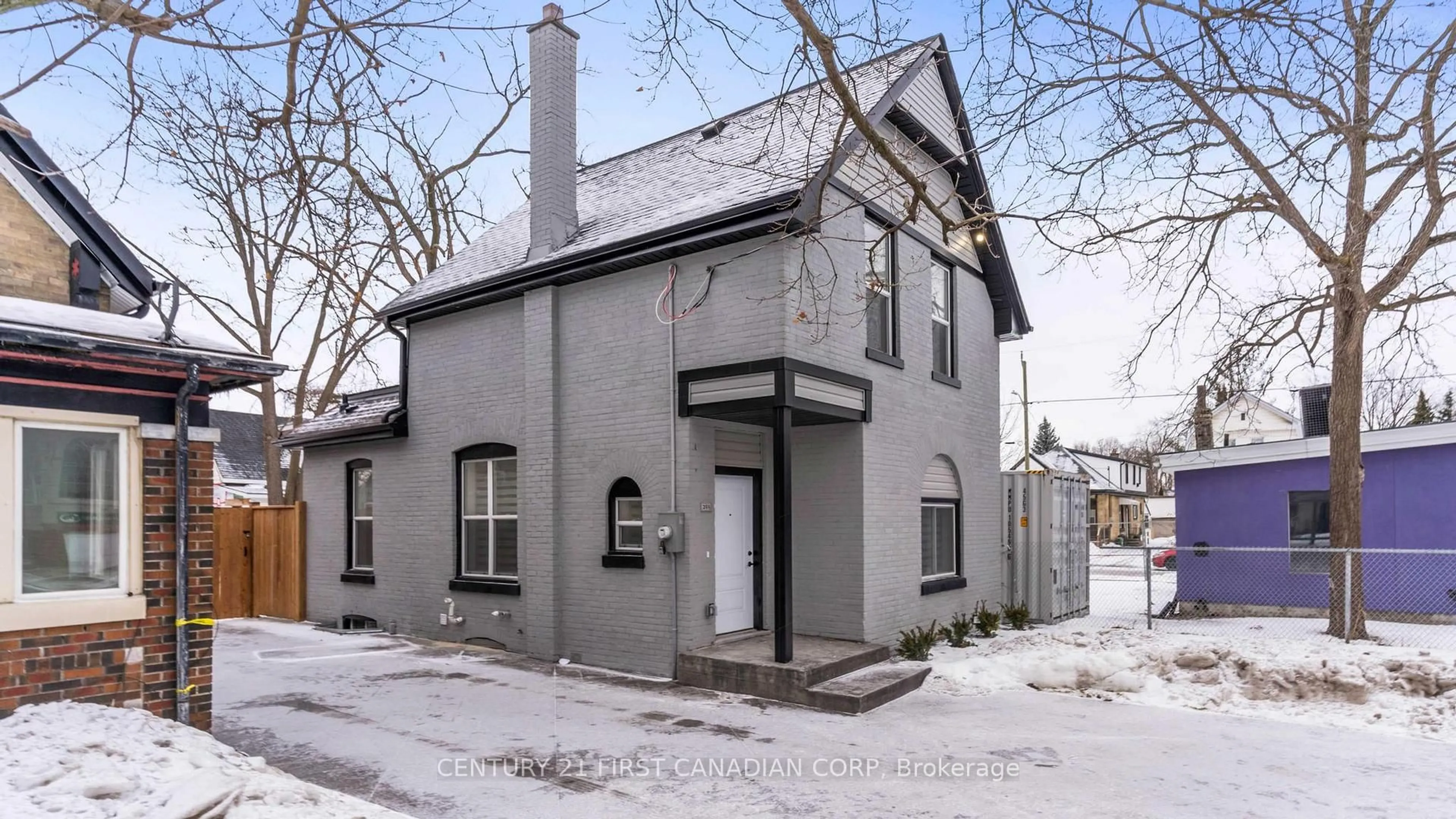 Home with brick exterior material, street for 355 Hamilton Rd, London East Ontario N5Z 1R6