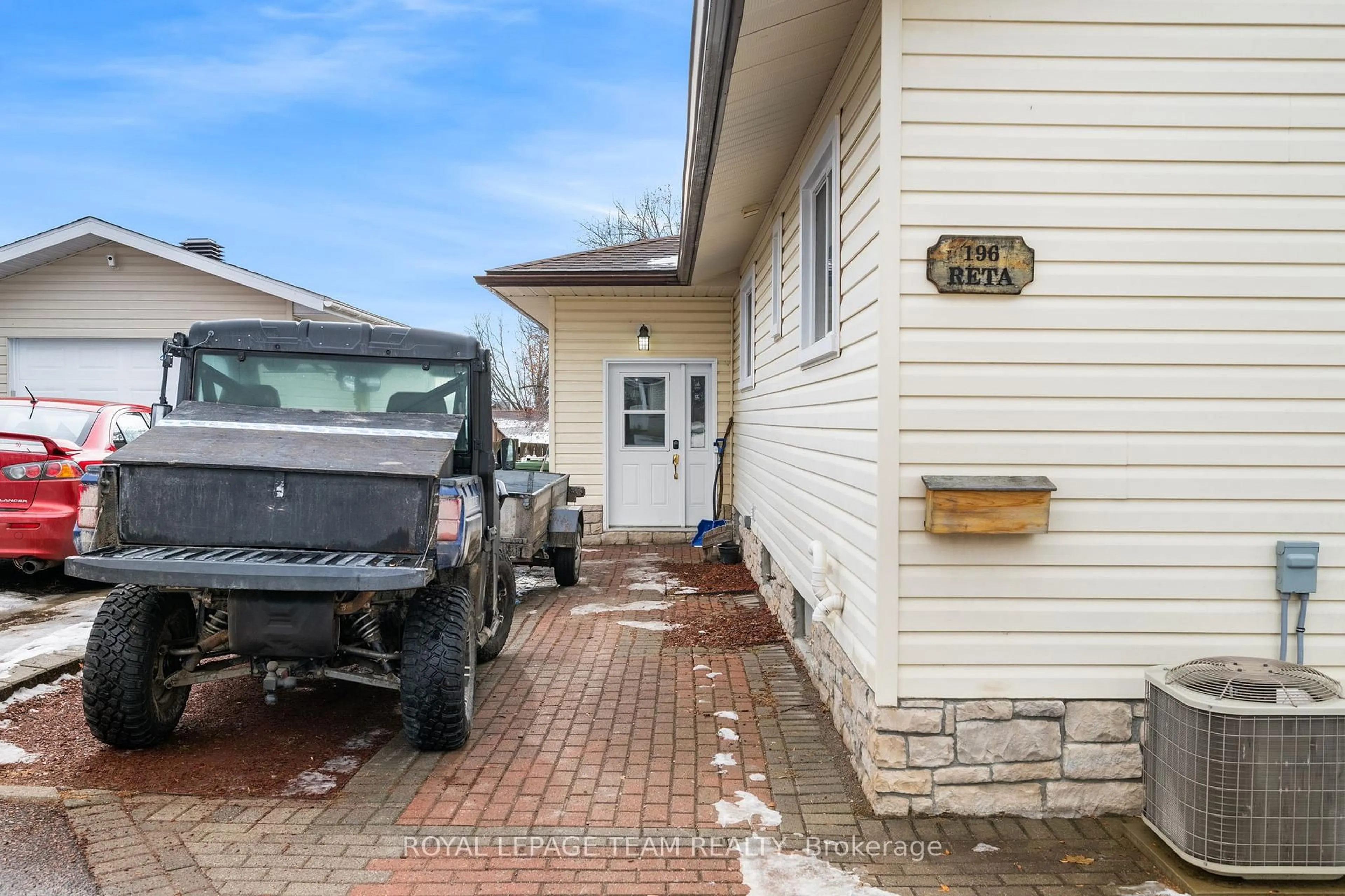 Unknown for 196 Reta Cres, Pembroke Ontario K8A 1B3