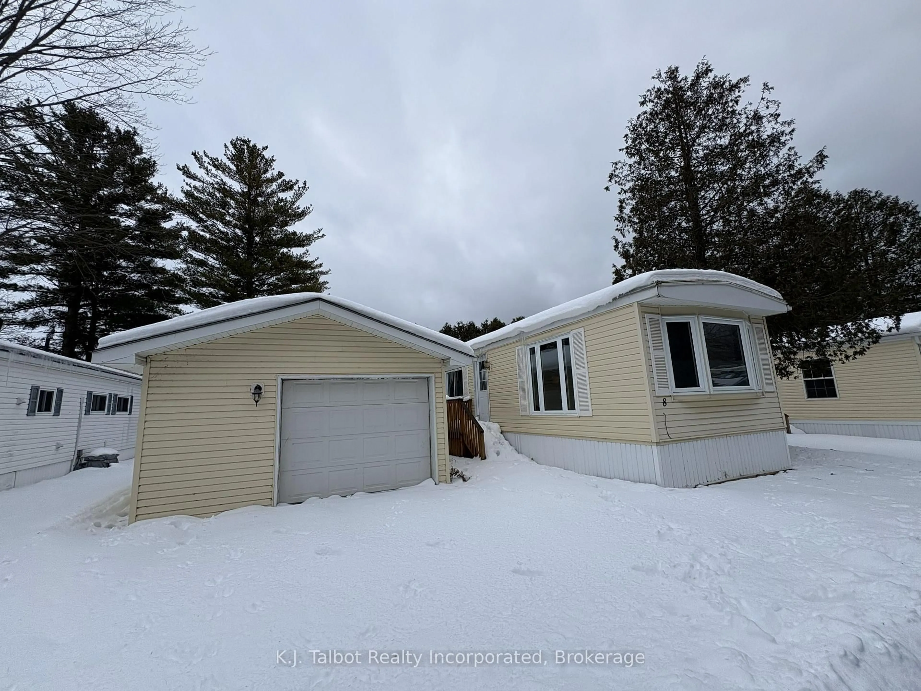 Unknown for 8 Bloomsbury St, Ashfield-Colborne-Wawanosh Ontario N7A 3Y2