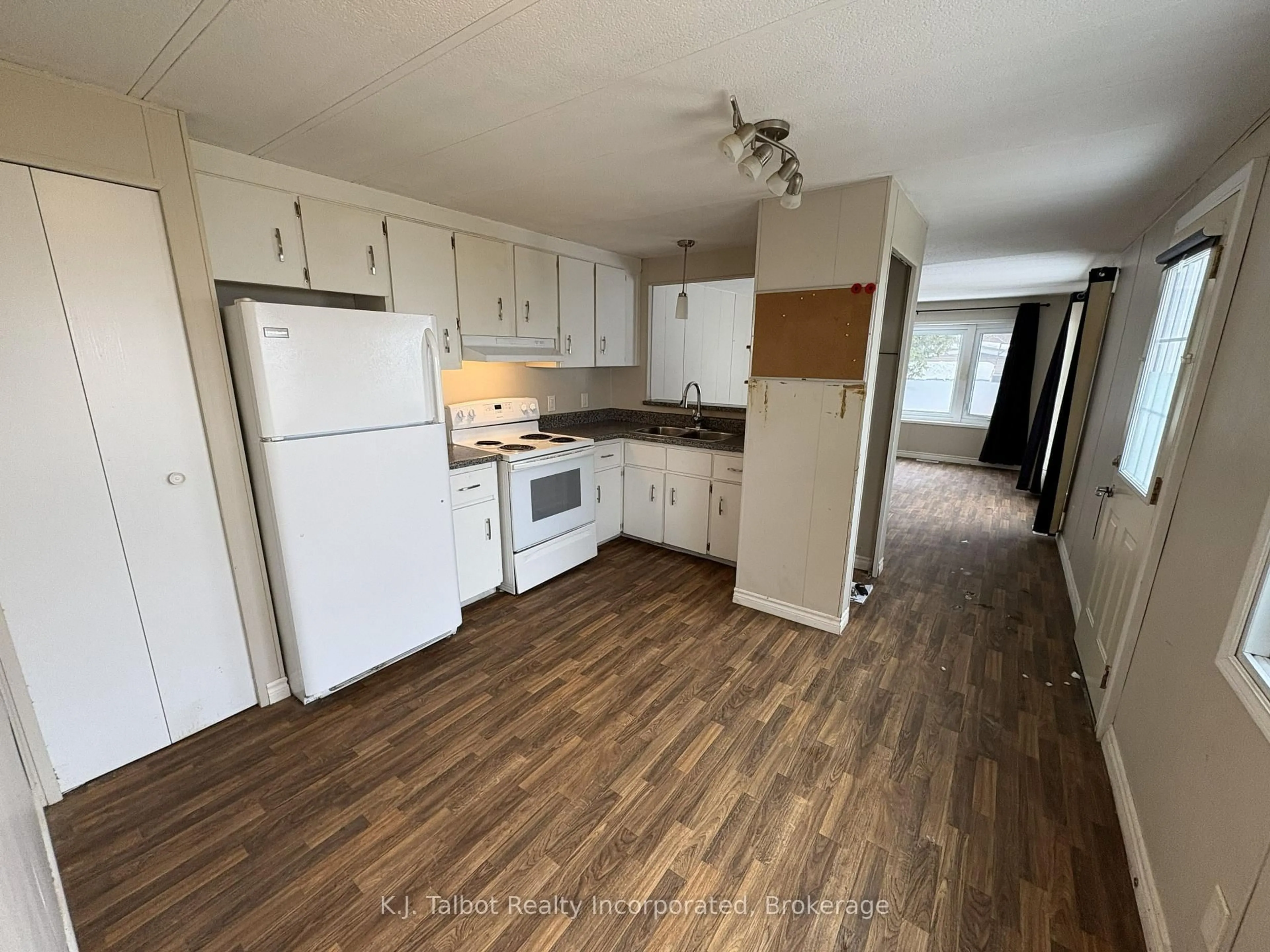 A pic of a room for 8 Bloomsbury St, Ashfield-Colborne-Wawanosh Ontario N7A 3Y2