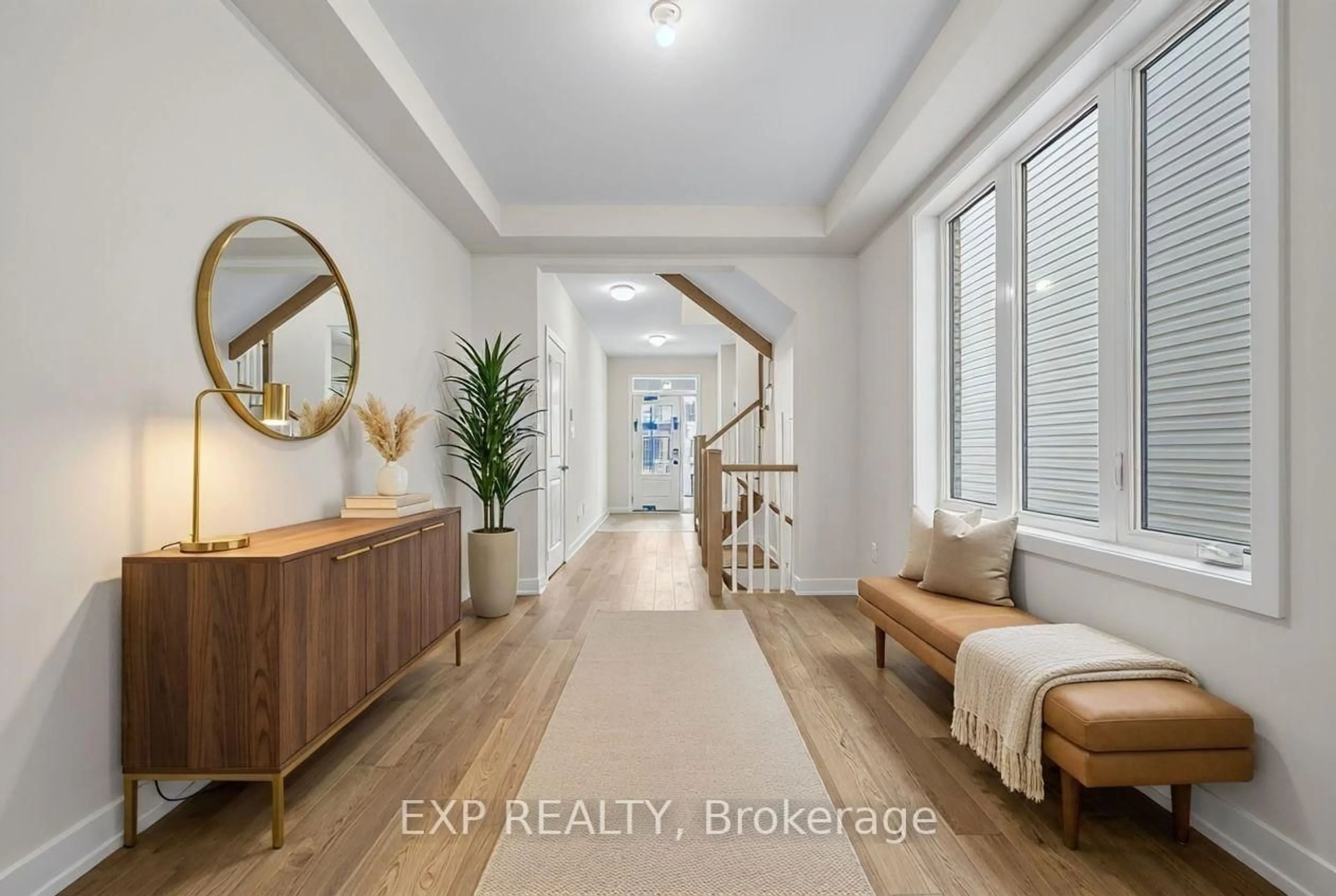 Indoor entryway for 6354 Ottawa St, Richmond Ontario K0A 2Z0