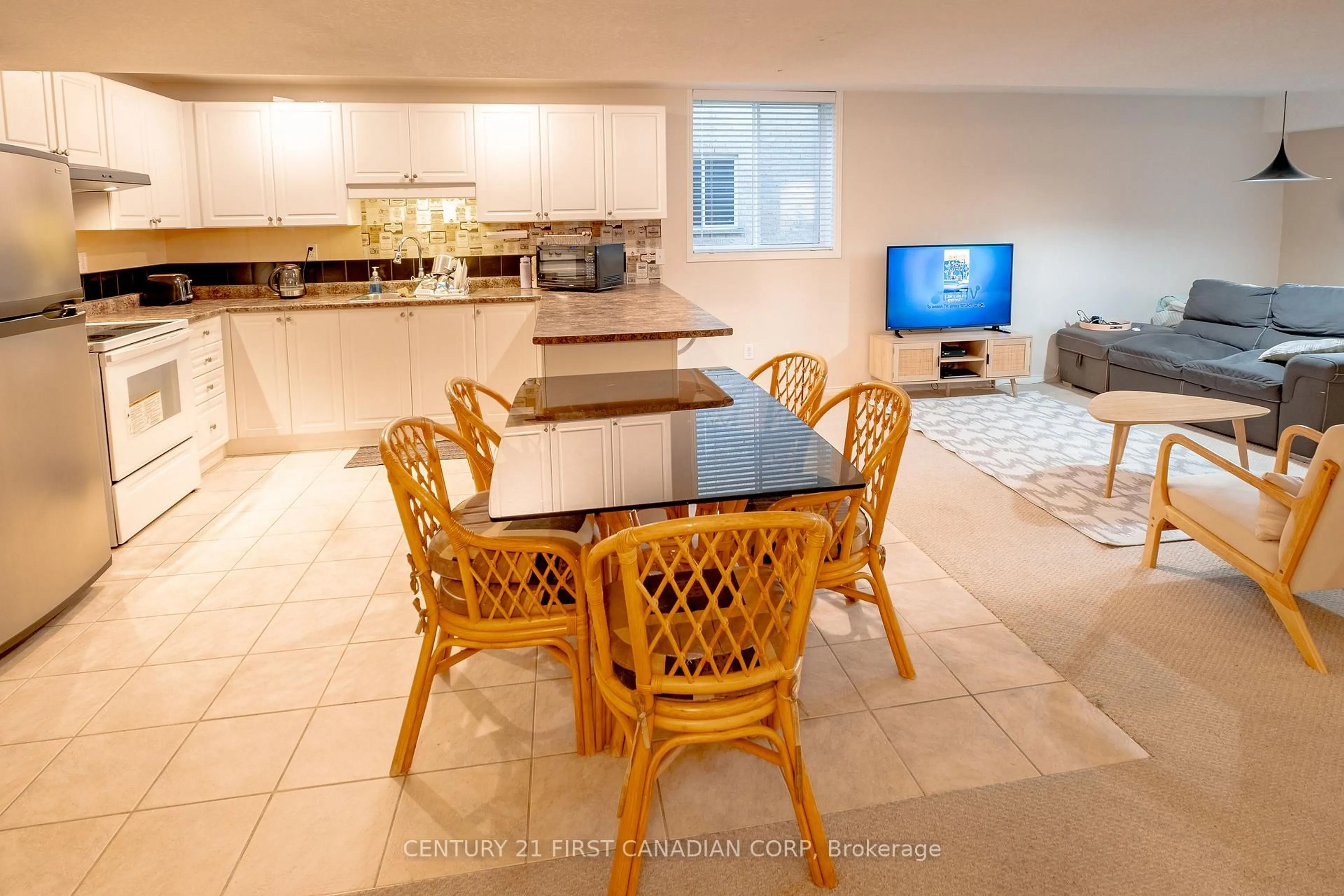 Open concept kitchen, ceramic/tile floor for 1841 Foxwood Ave, London North Ontario N6G 0C4