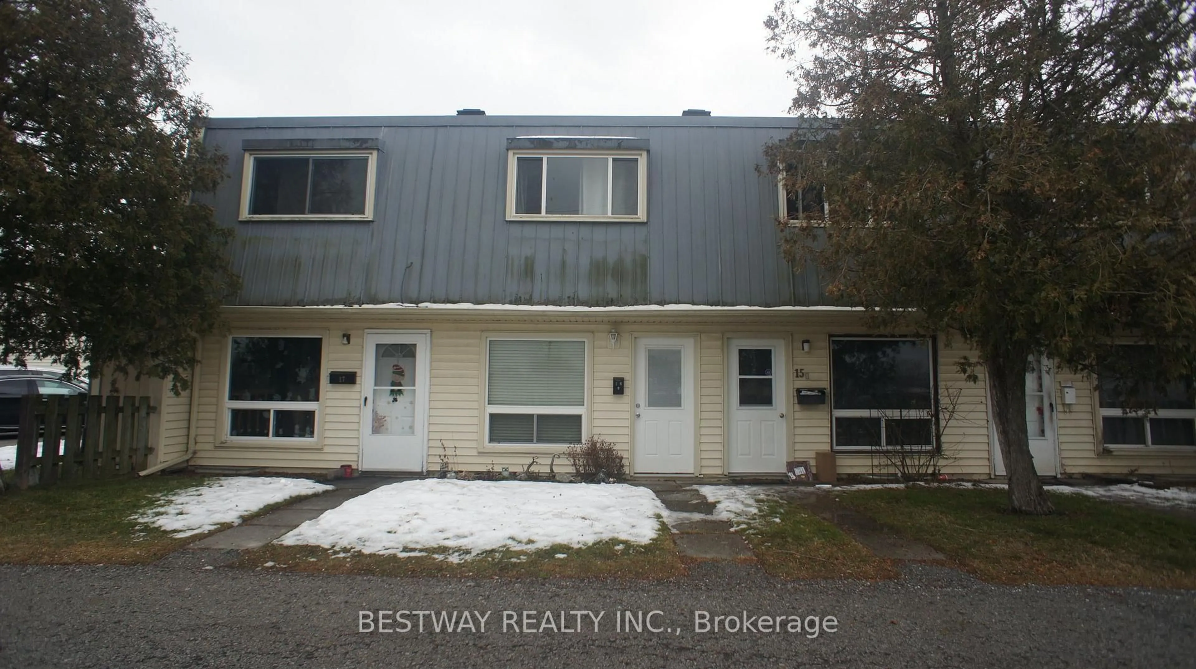 Blurry image for 8646 Willoughby Dr #16, Niagara Falls Ontario L2G 6X7