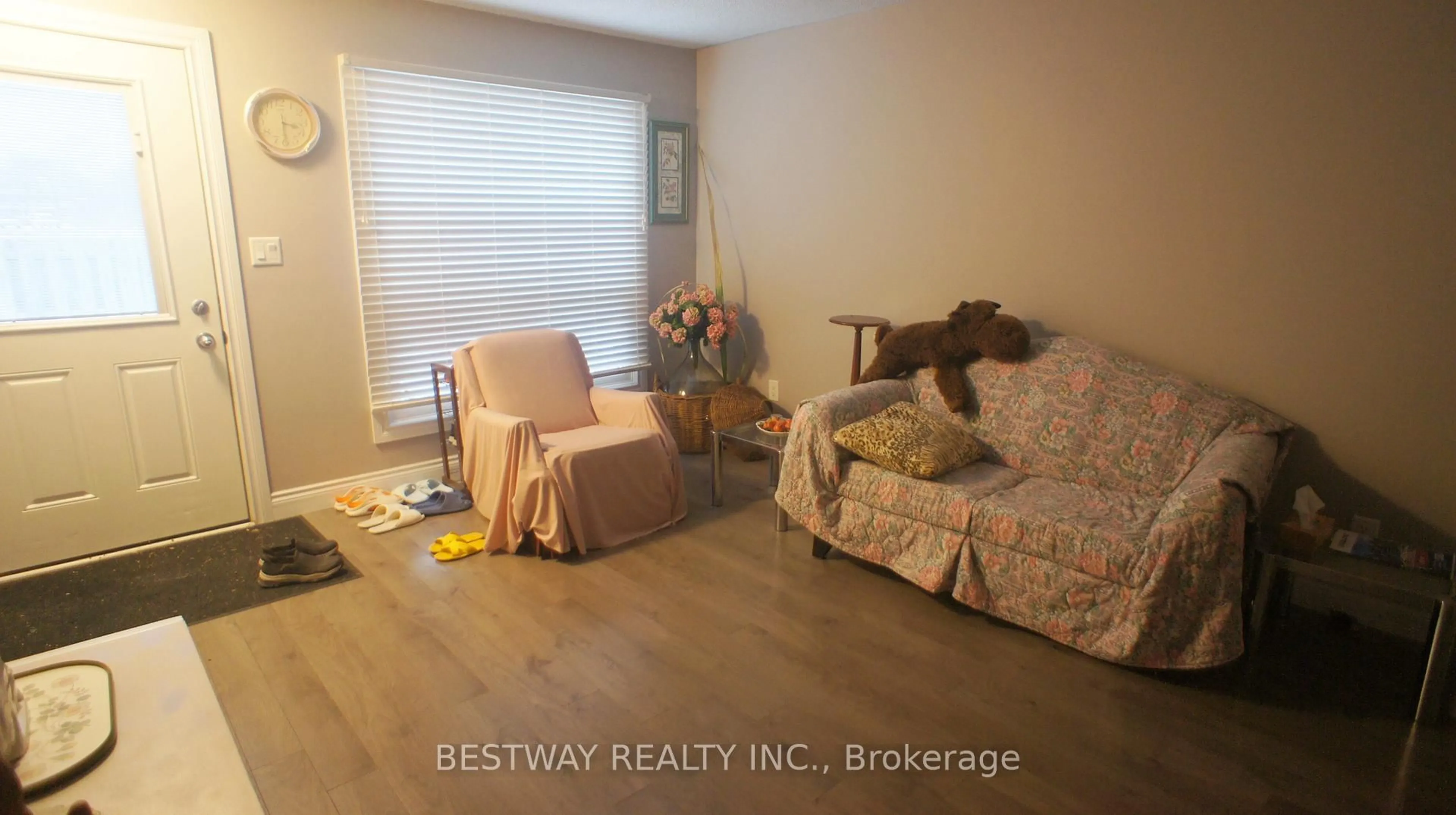 A pic of a room for 8646 Willoughby Dr #16, Niagara Falls Ontario L2G 6X7