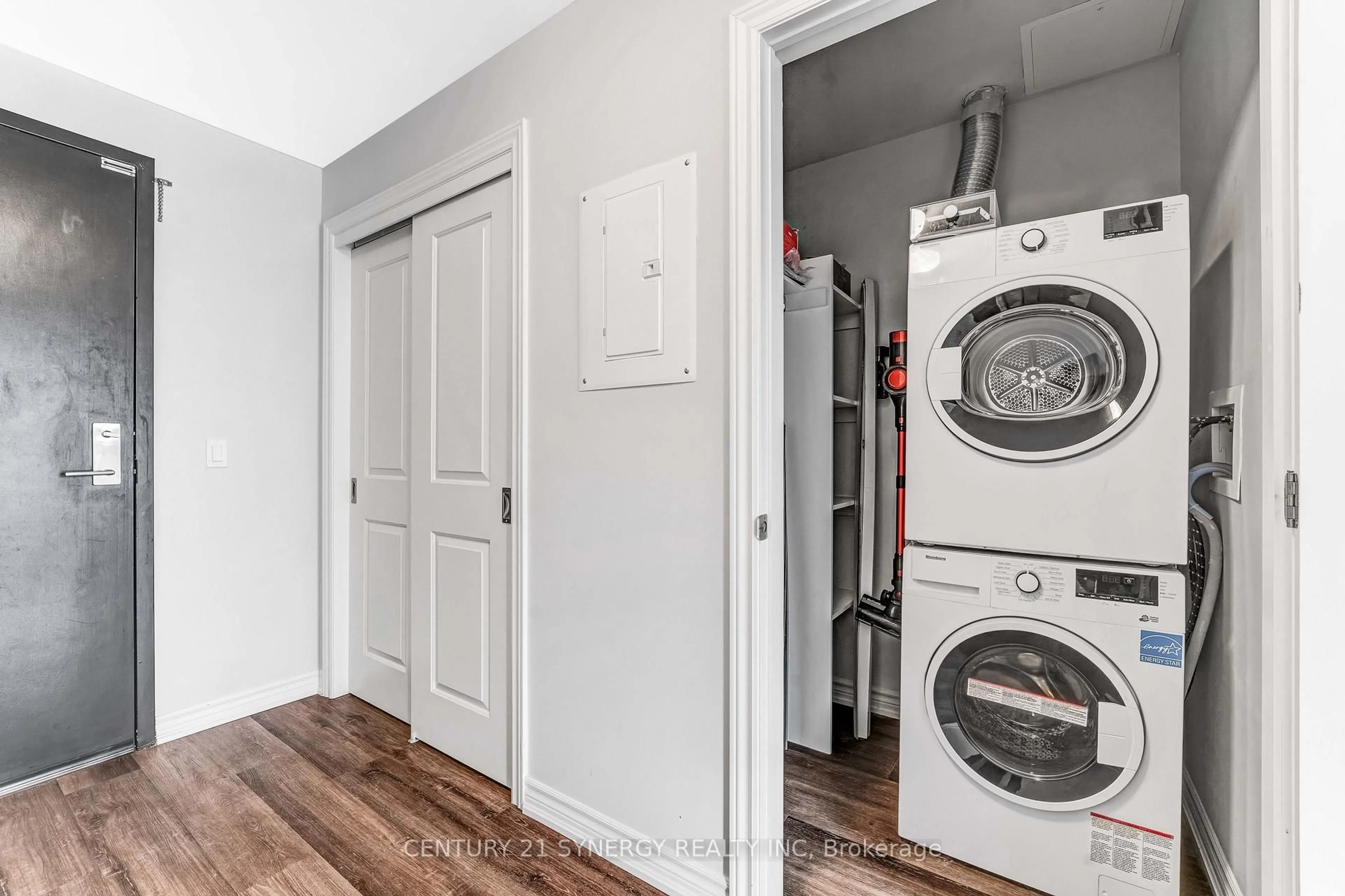 Laundry room for 1350 Hemlock Rd #602, Ottawa Ontario K1K 5C2