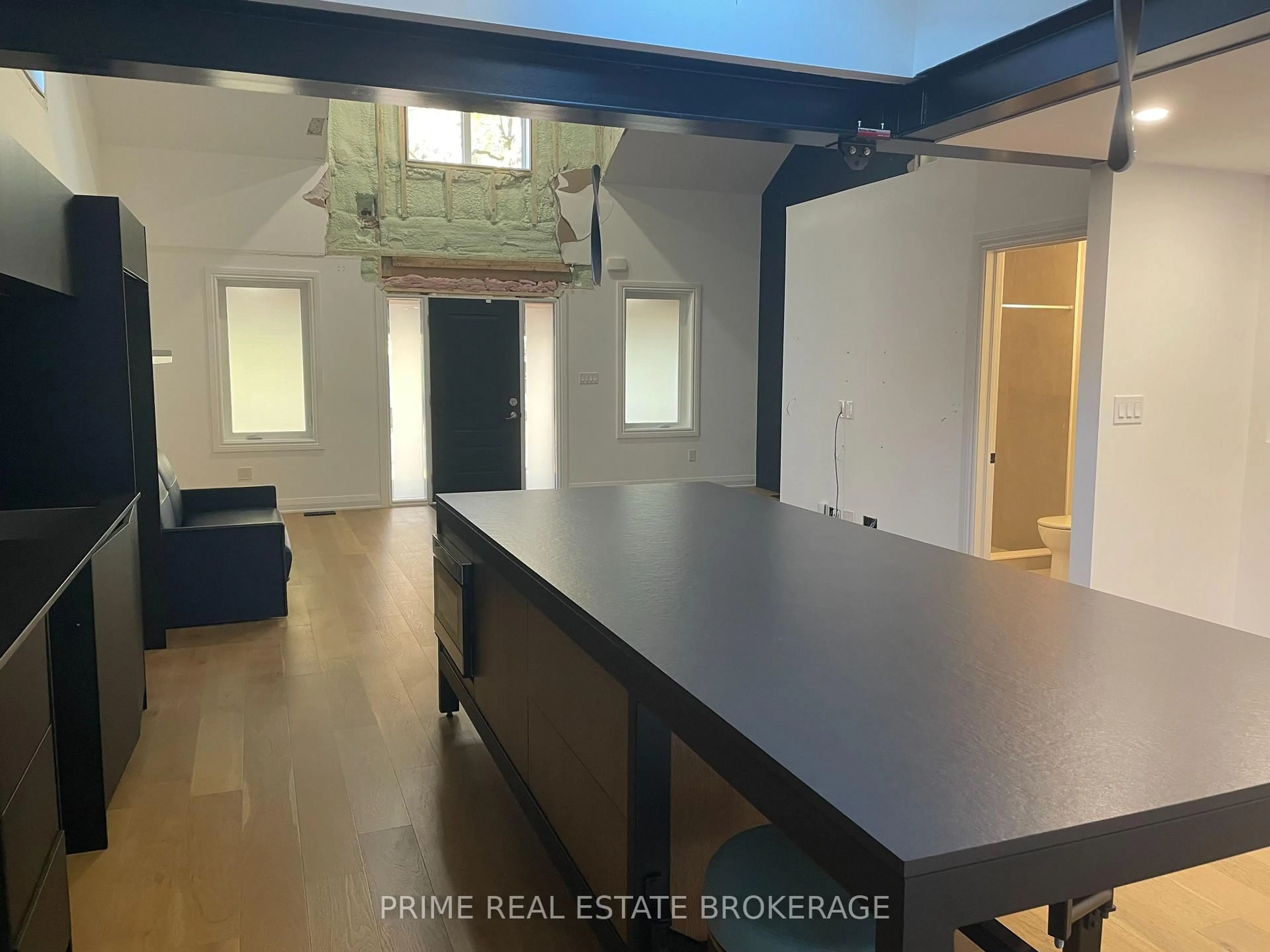 Open concept kitchen, unknown for 1294 Springbank Ave, London South Ontario N6K 1Z8