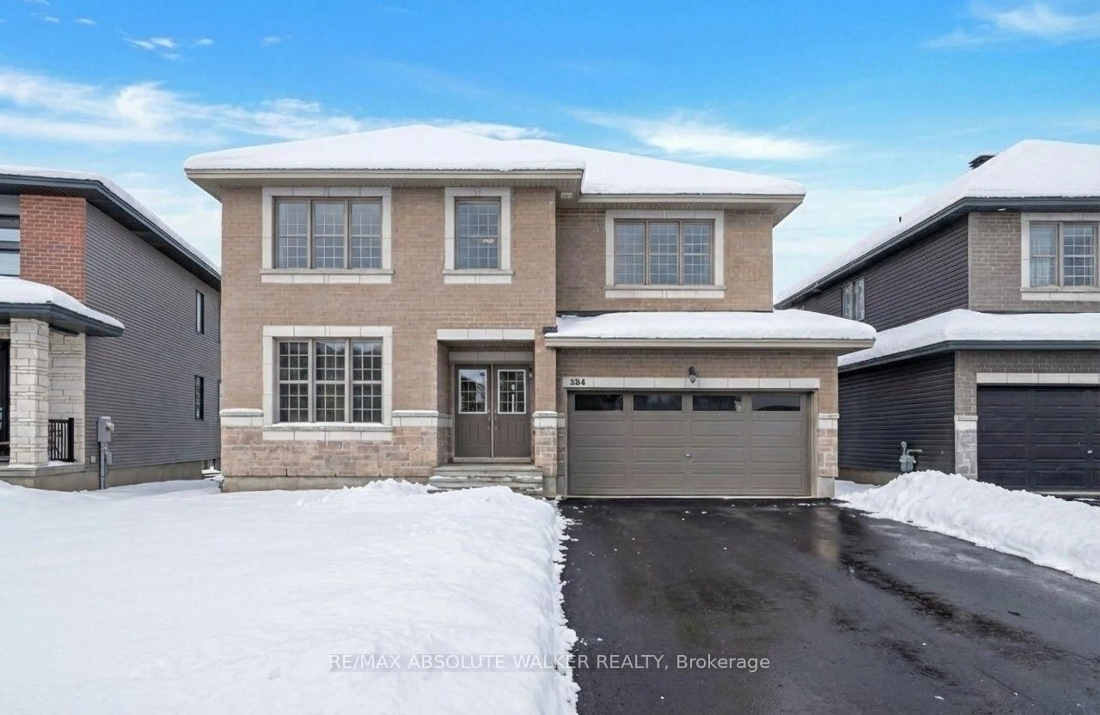 Unknown for 584 Paakanaak Ave, Ottawa Ontario K1X 0J6