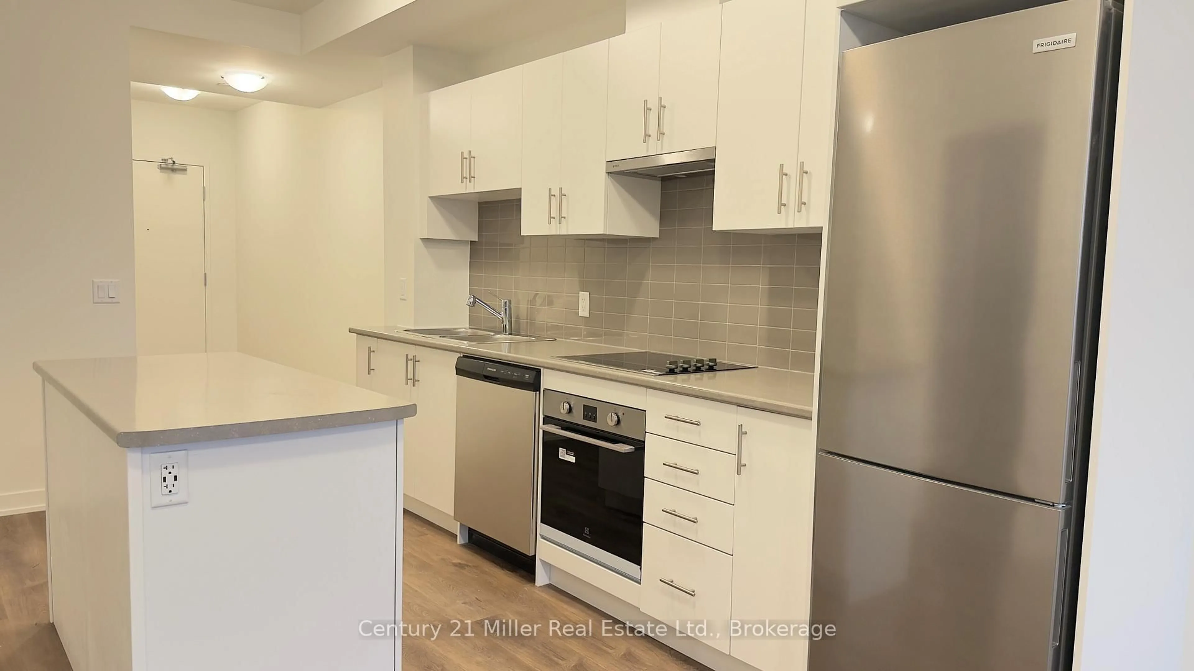 Standard kitchen, unknown for 461 Green Rd #Unit # 328, Hamilton Ontario L8E 5B4