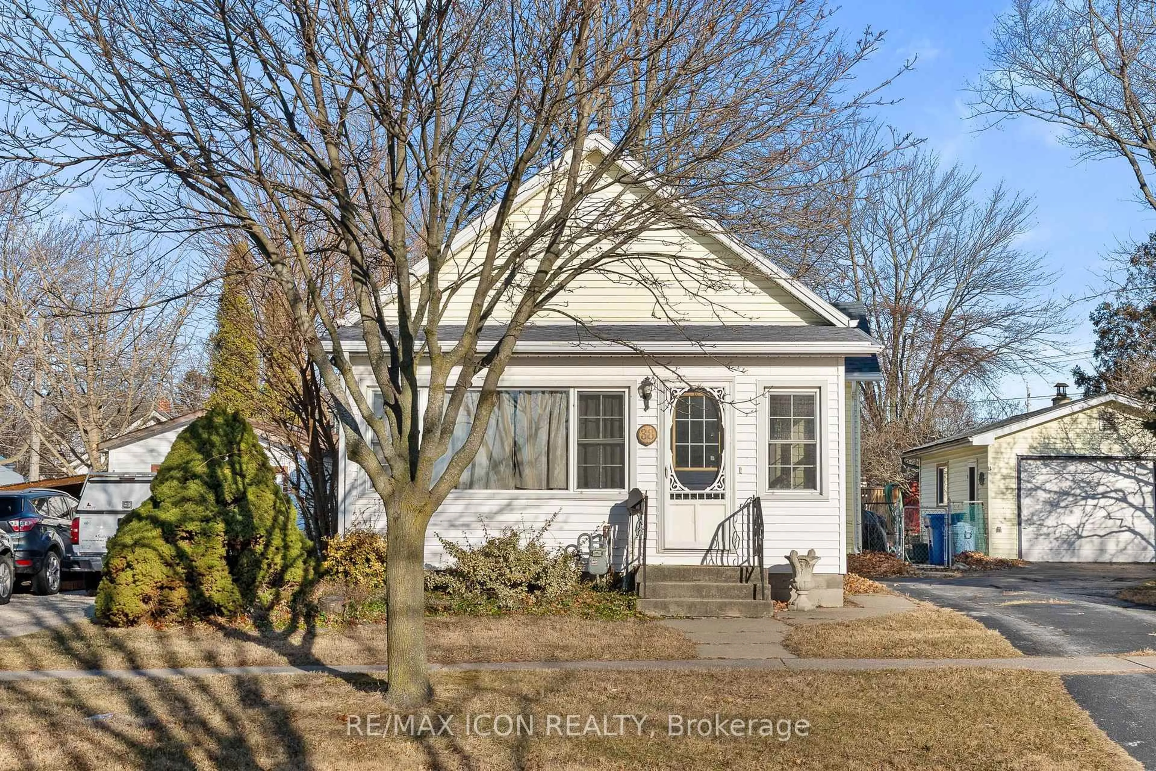 Unknown for 38 Myrtle St, Kingsville Ontario N9Y 1M3