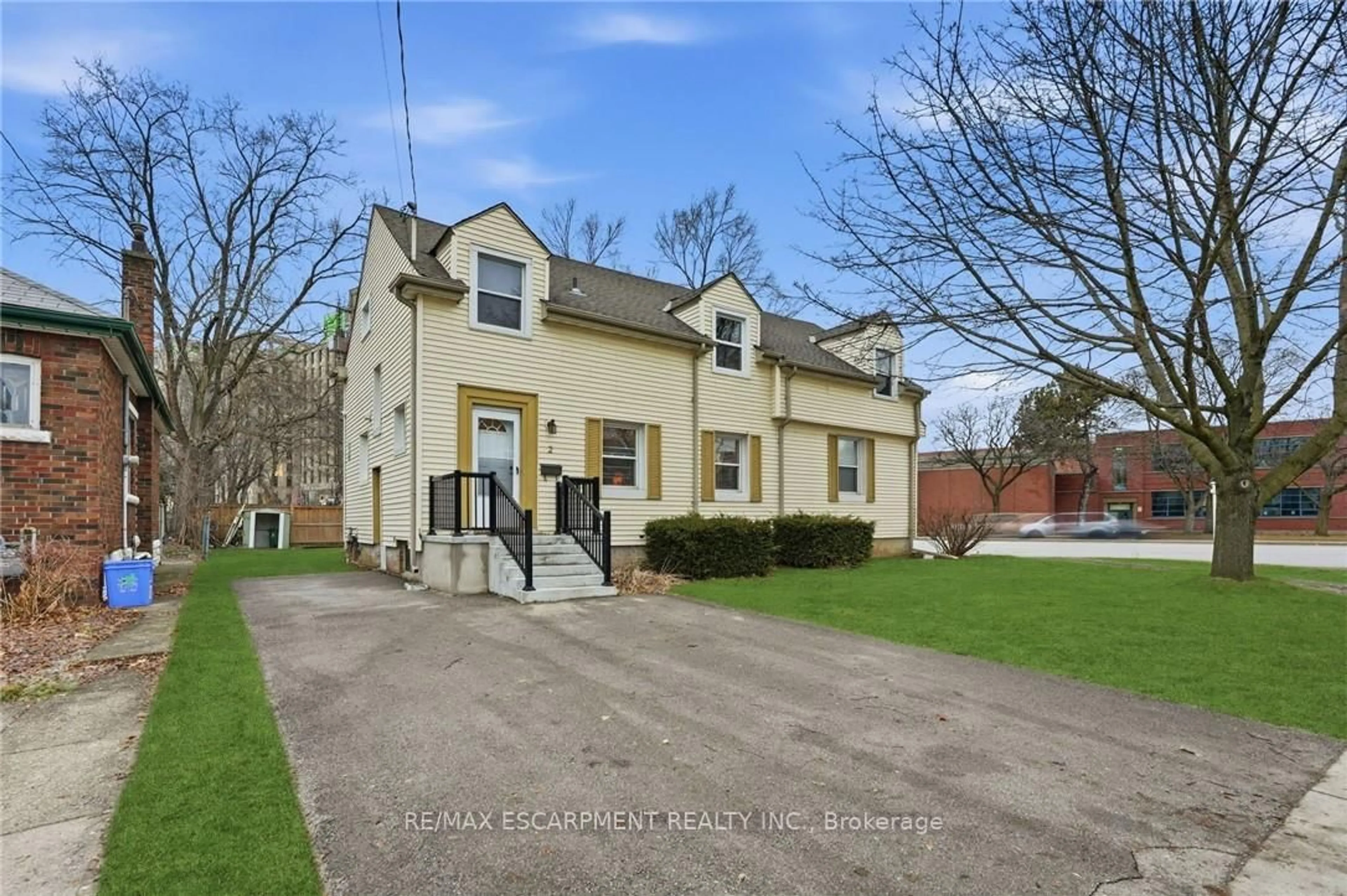 A pic from outside/outdoor area/front of a property/back of a property/a pic from drone, street for 2 Gary Ave, Hamilton Ontario L8S 1Y3