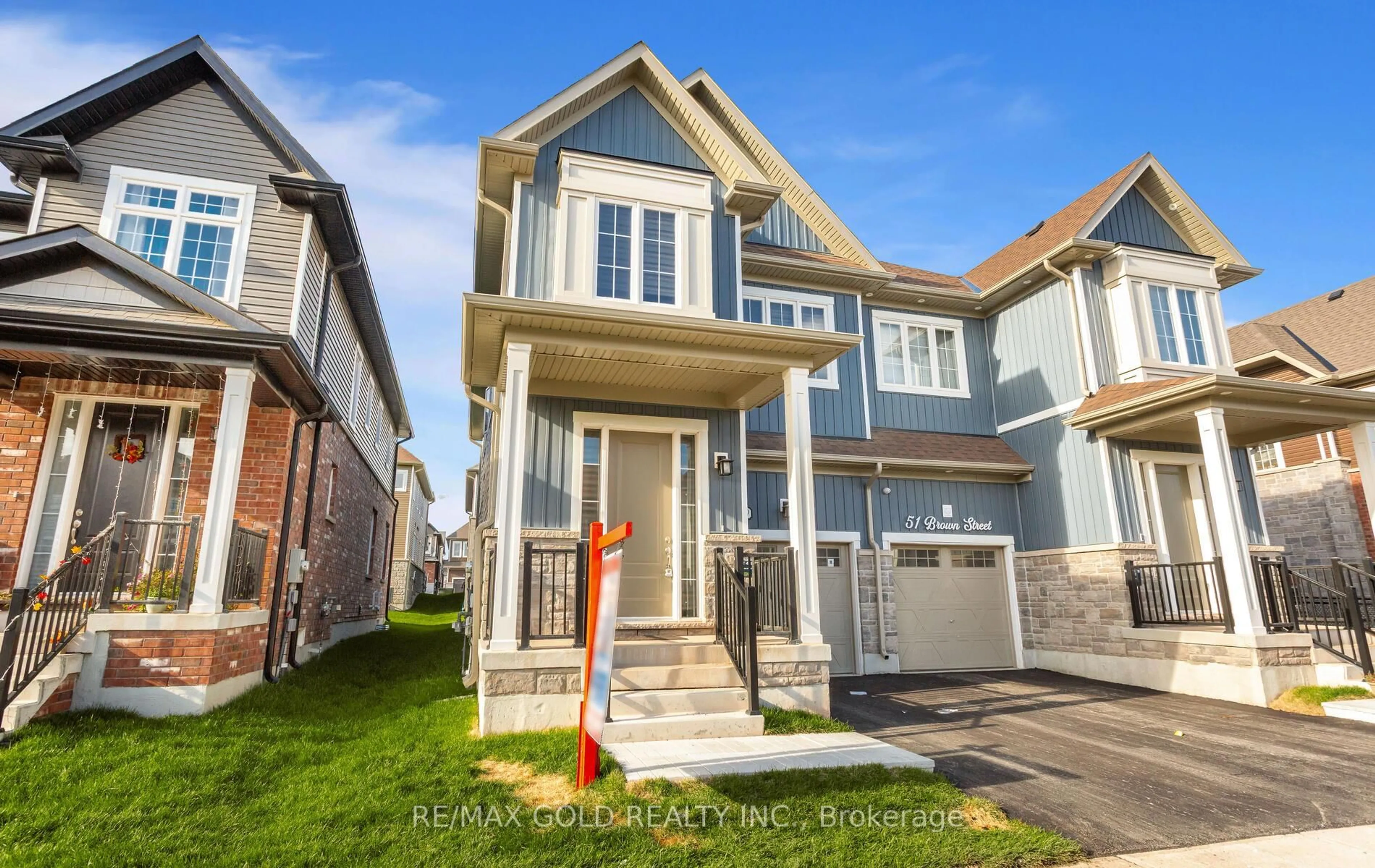 Home with vinyl exterior material, street for 49 Brown St, Erin Ontario N0B 1T0