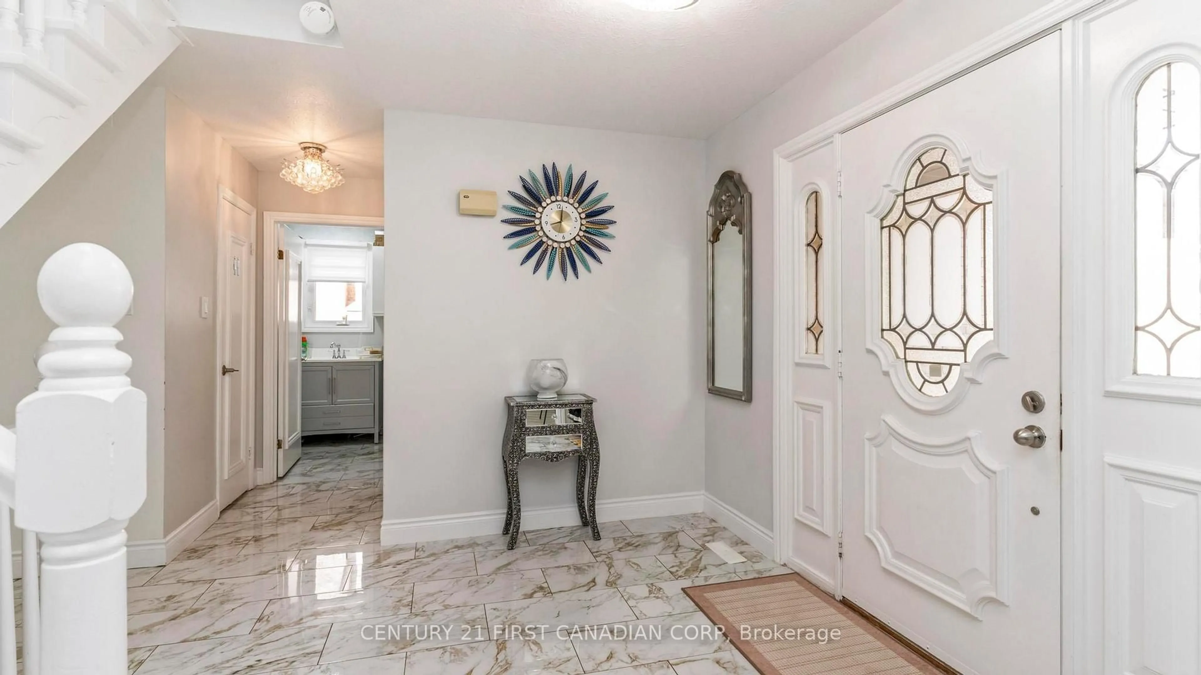 Indoor entryway for 35 Hummingbird Cres, London South Ontario N6J 4M3