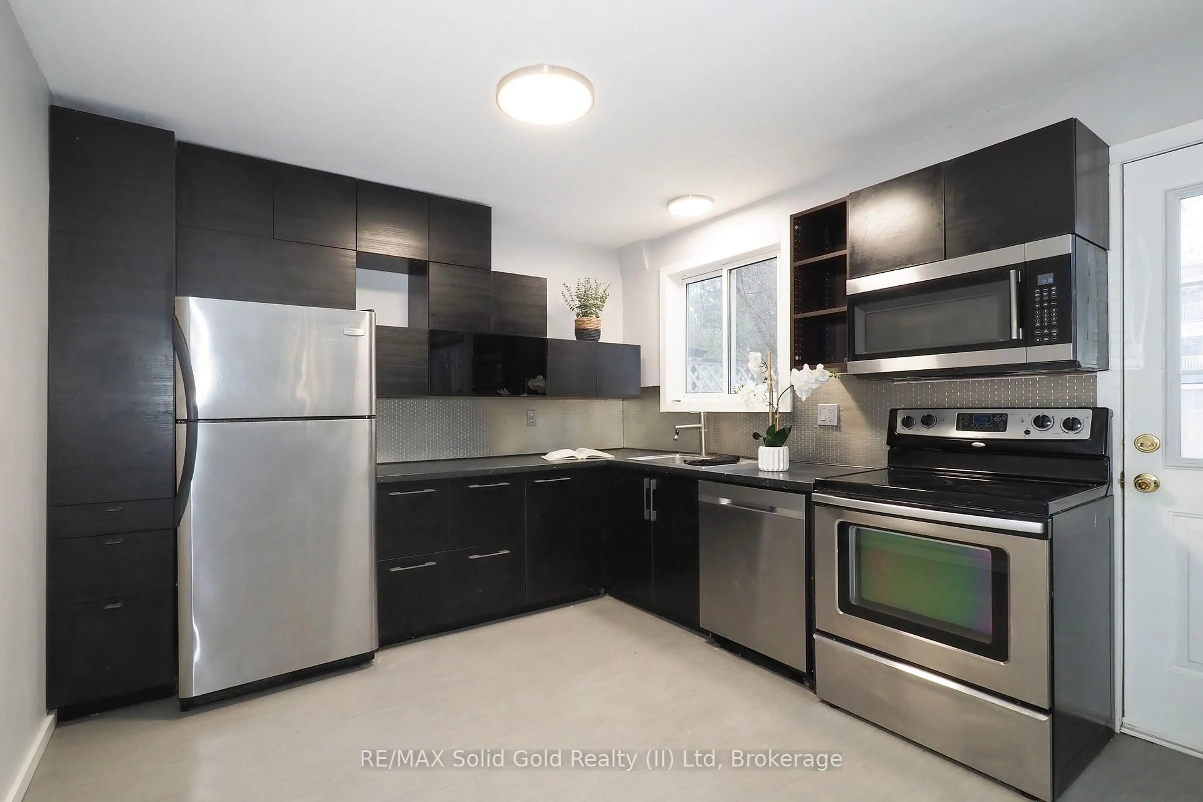 Contemporary kitchen, ceramic/tile floor for 112 Green Valley Dr, Kitchener Ontario N2P 1P1