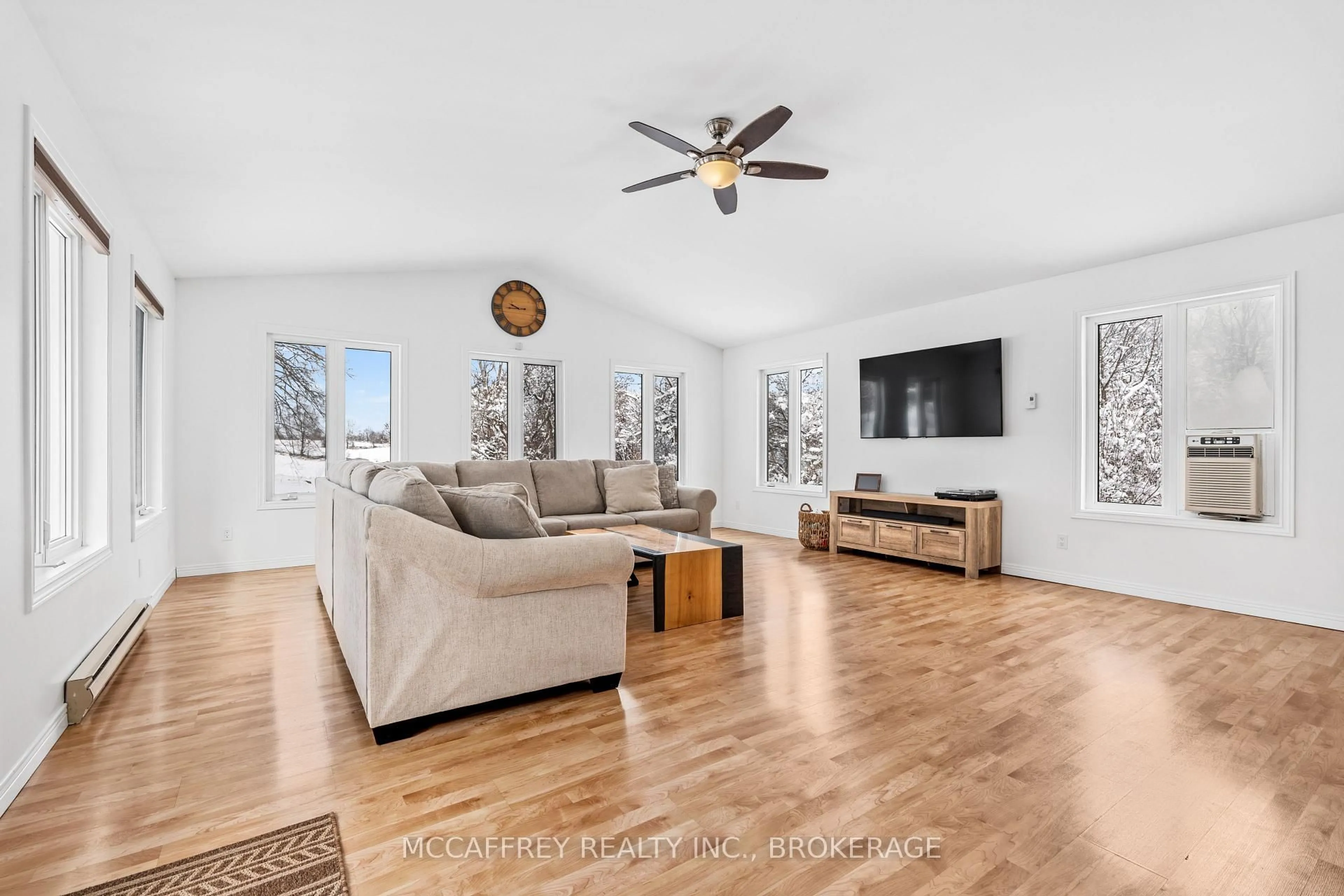 Living room with furniture, unknown for 25 Jones St, Tamworth Ontario K0K 3G0