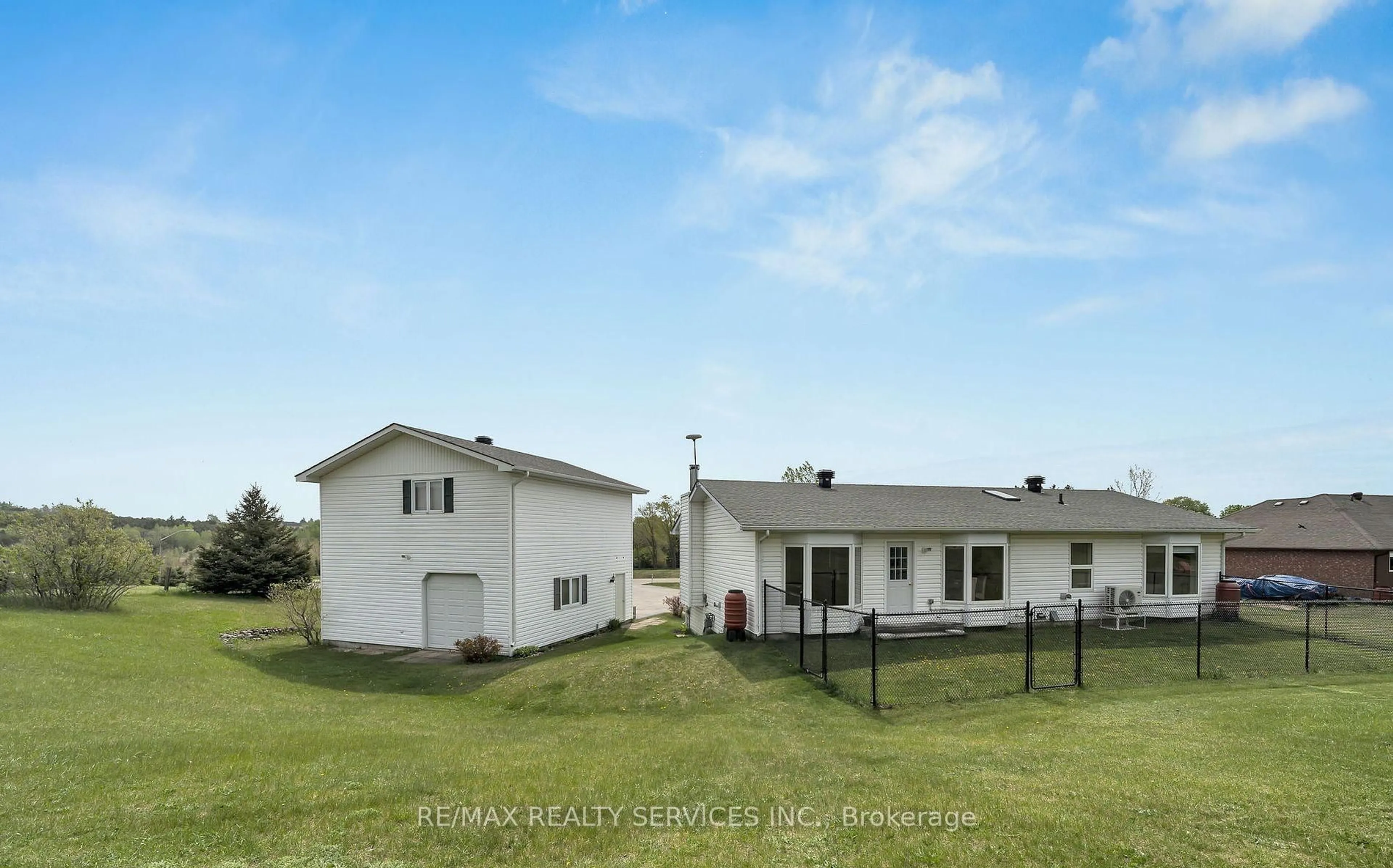 A pic from outside/outdoor area/front of a property/back of a property/a pic from drone, unknown for 21 Barbour Dr, Erin Ontario N0B 1Z0