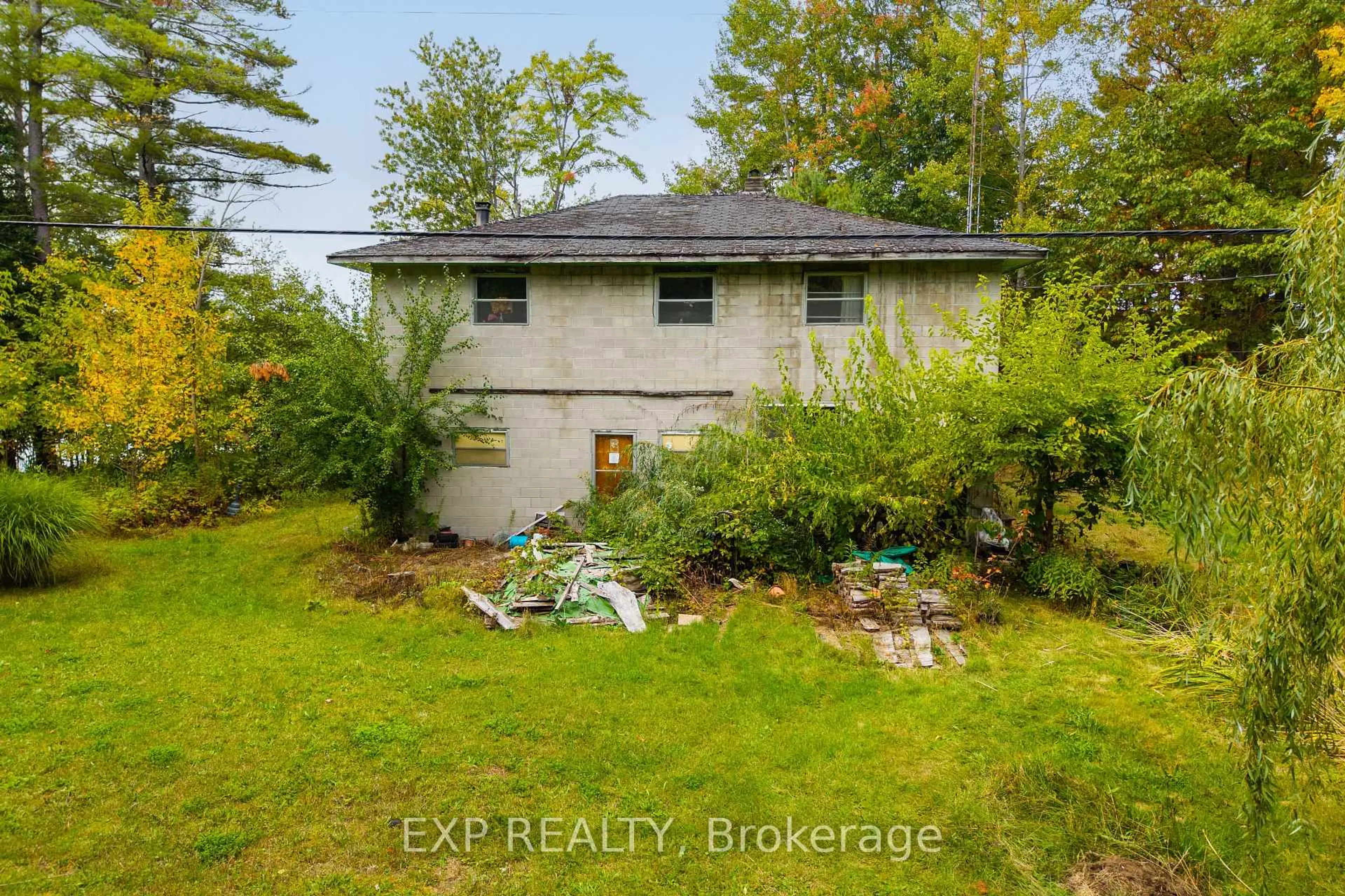 A pic from outside/outdoor area/front of a property/back of a property/a pic from drone, building for 1144 South Morrison Lake Rd, Gravenhurst Ontario P0E 1G0