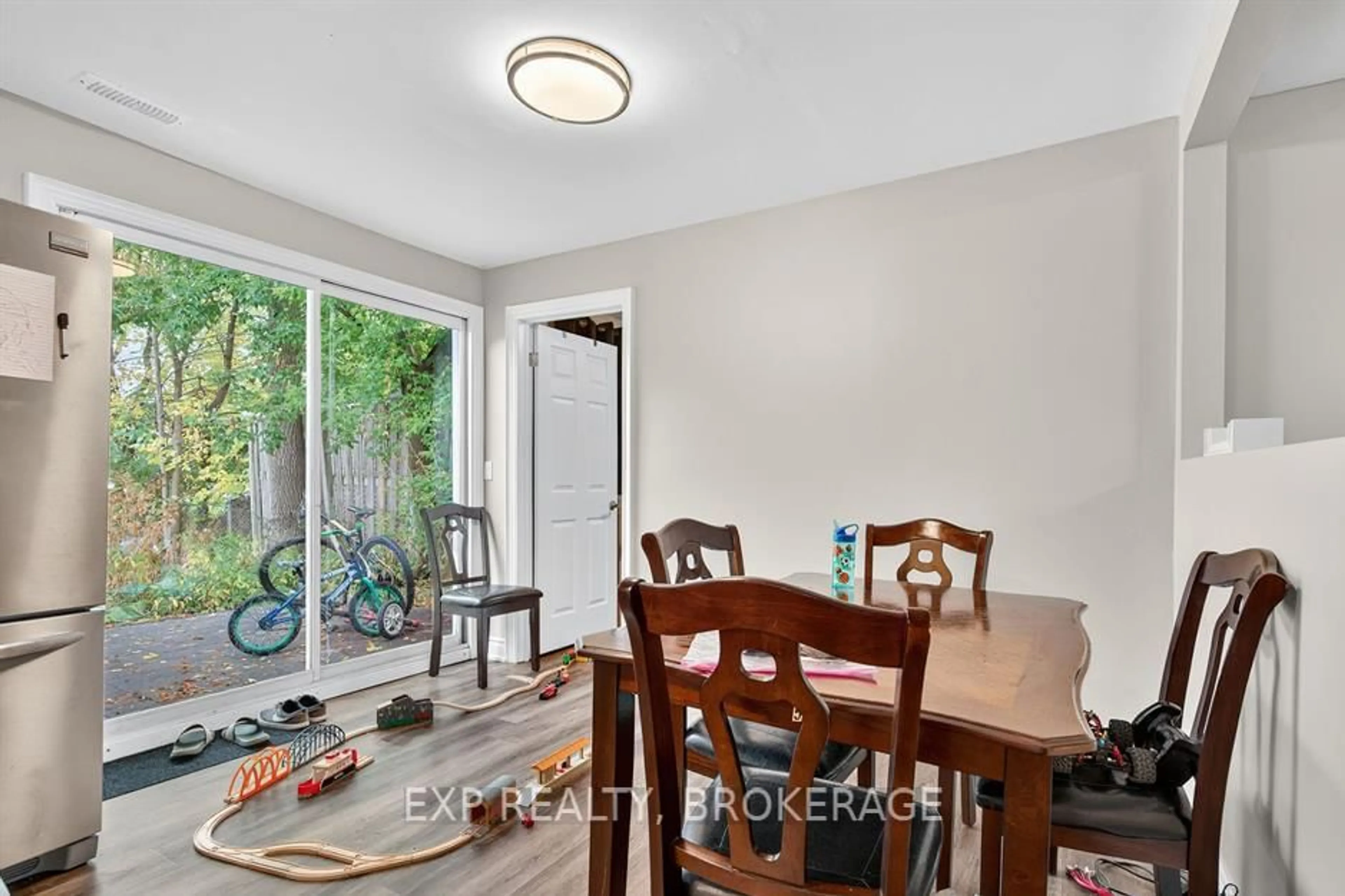 A pic of a room for 225-227 VICTORIA Ave, Gananoque Ontario K7G 2S3