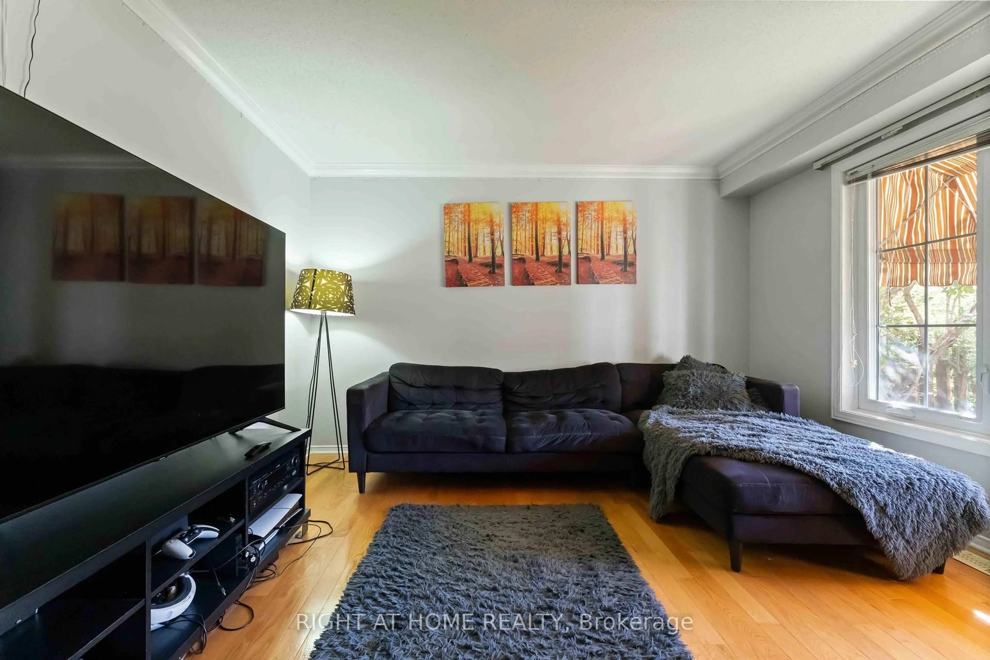 Living room with furniture, unknown for 160 Grassy Plains Dr, Ottawa Ontario K2M 2S1