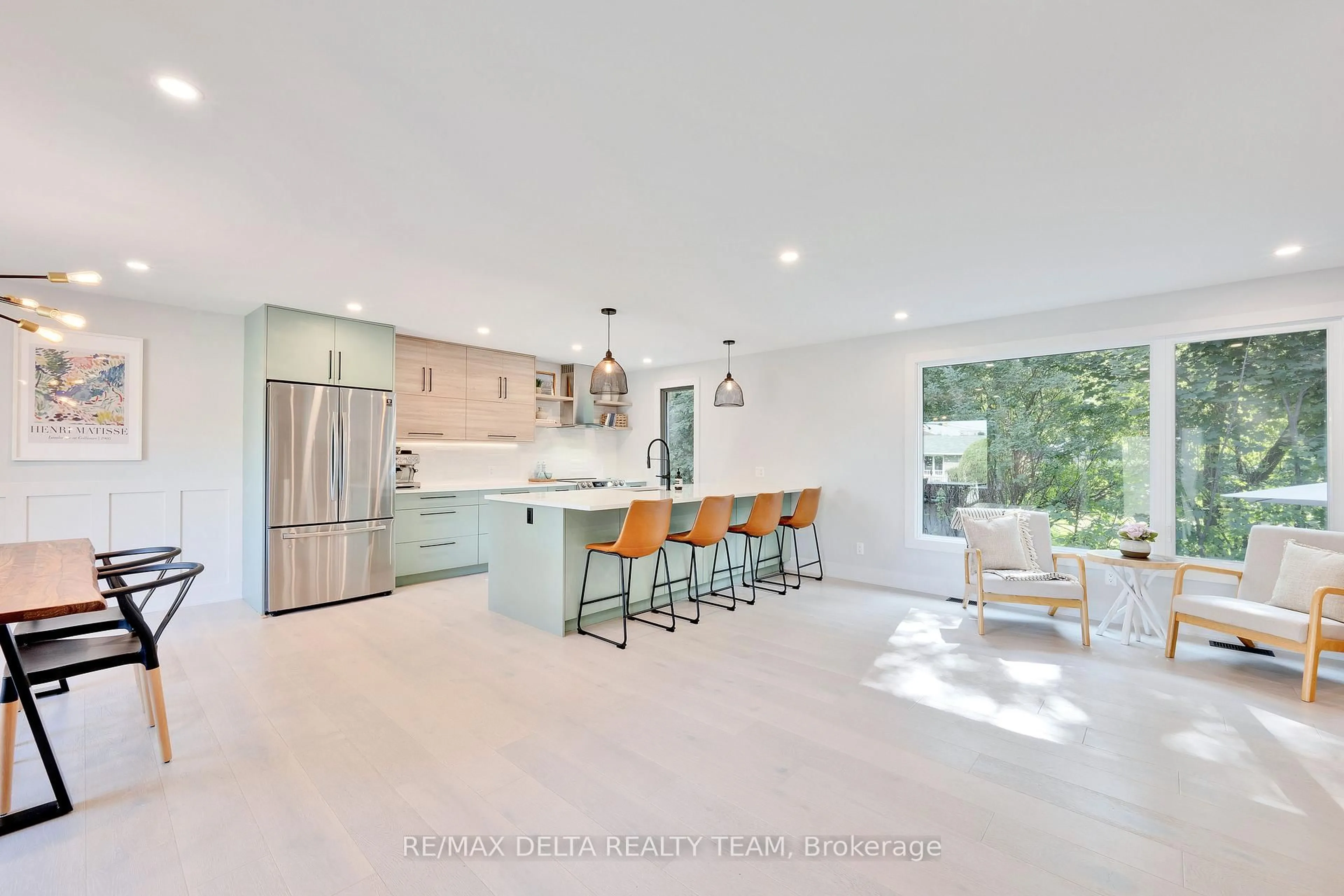 Open concept kitchen, ceramic/tile floor for 2556 Gravelle Cres, Ottawa Ontario K1B 3A3