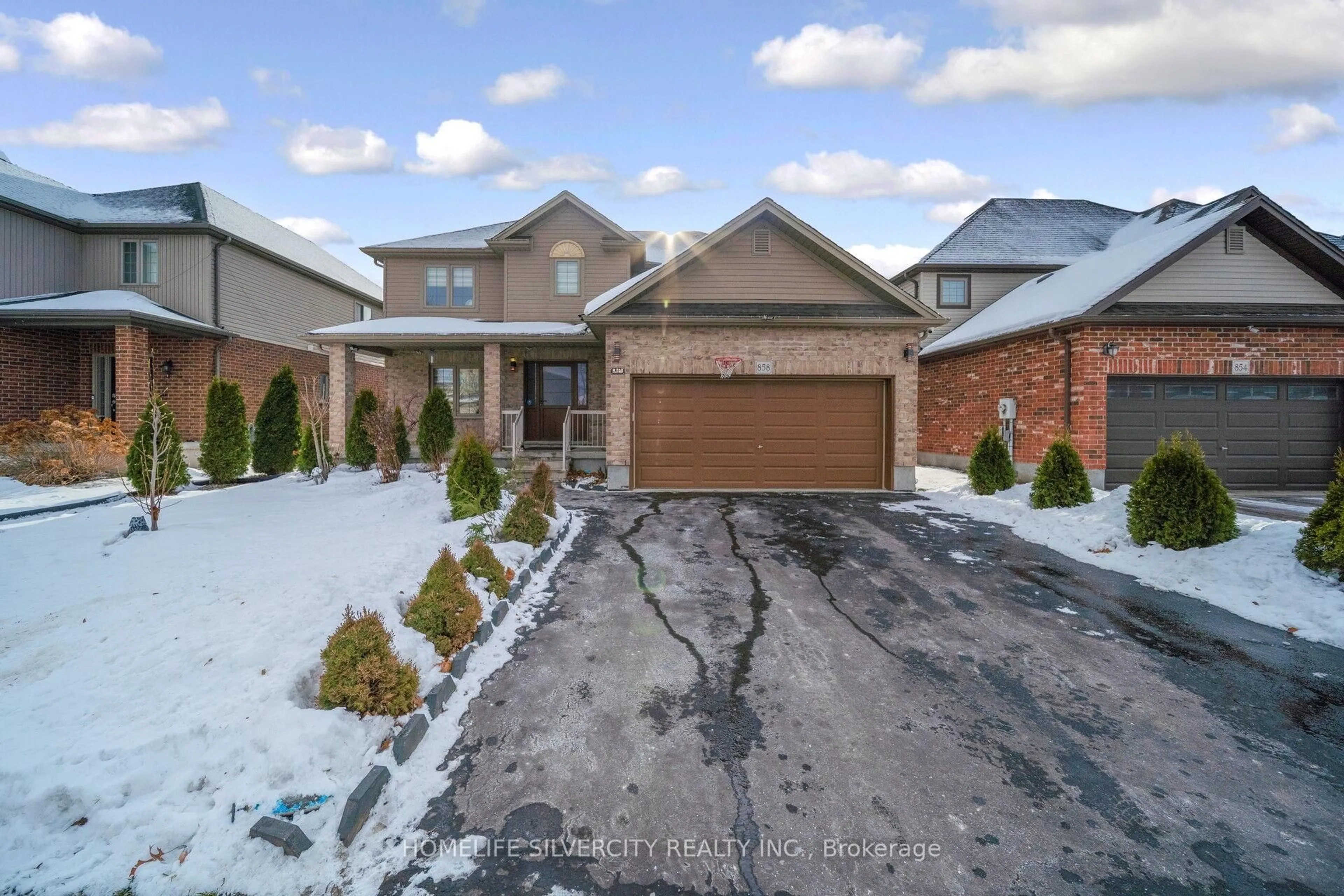 Unknown for 858 Springbank Ave, Woodstock Ontario N4T 0A9