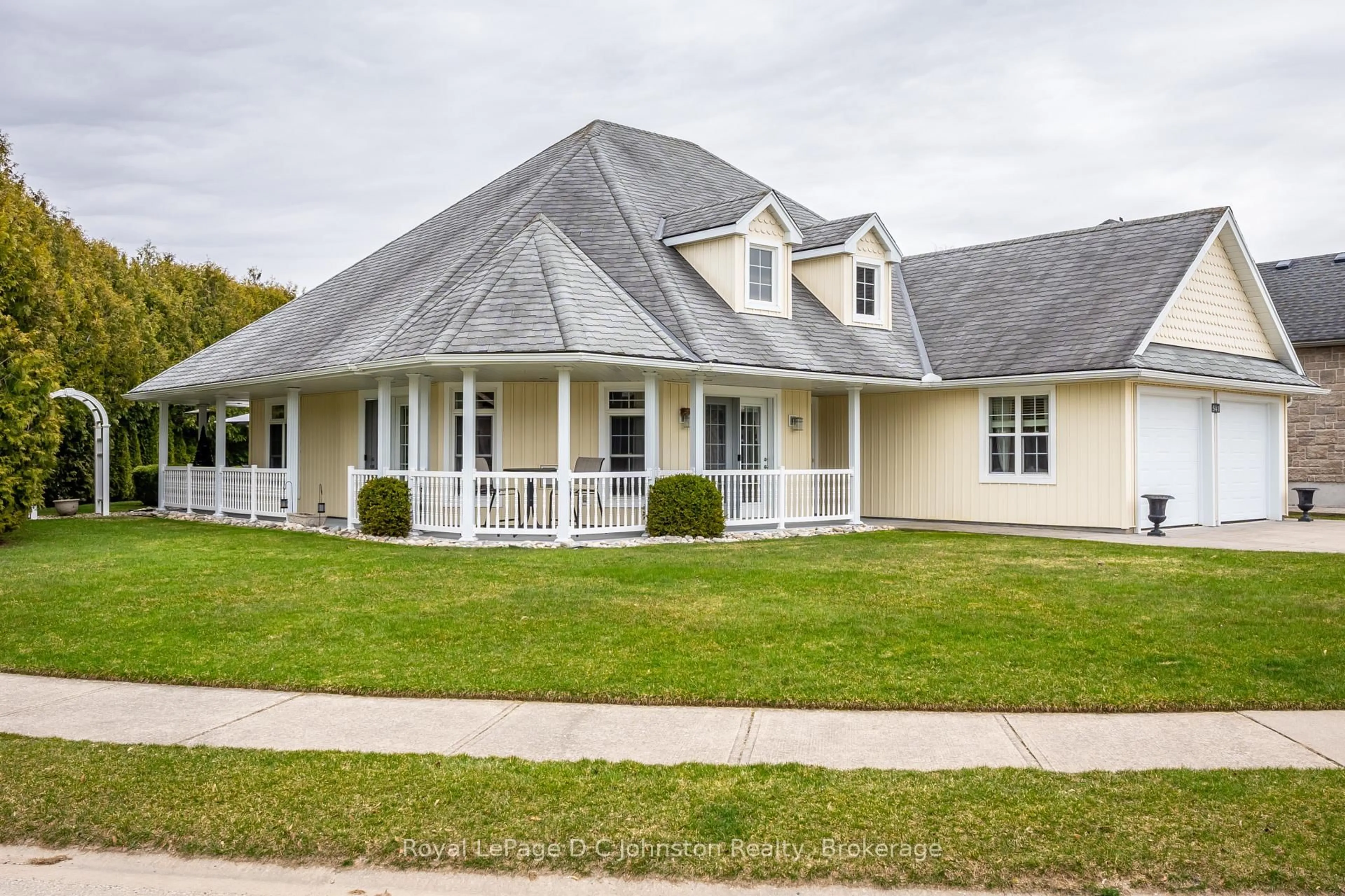 Home with vinyl exterior material, unknown for 541 MEADOW Lane, Saugeen Shores Ontario N0H 2L0