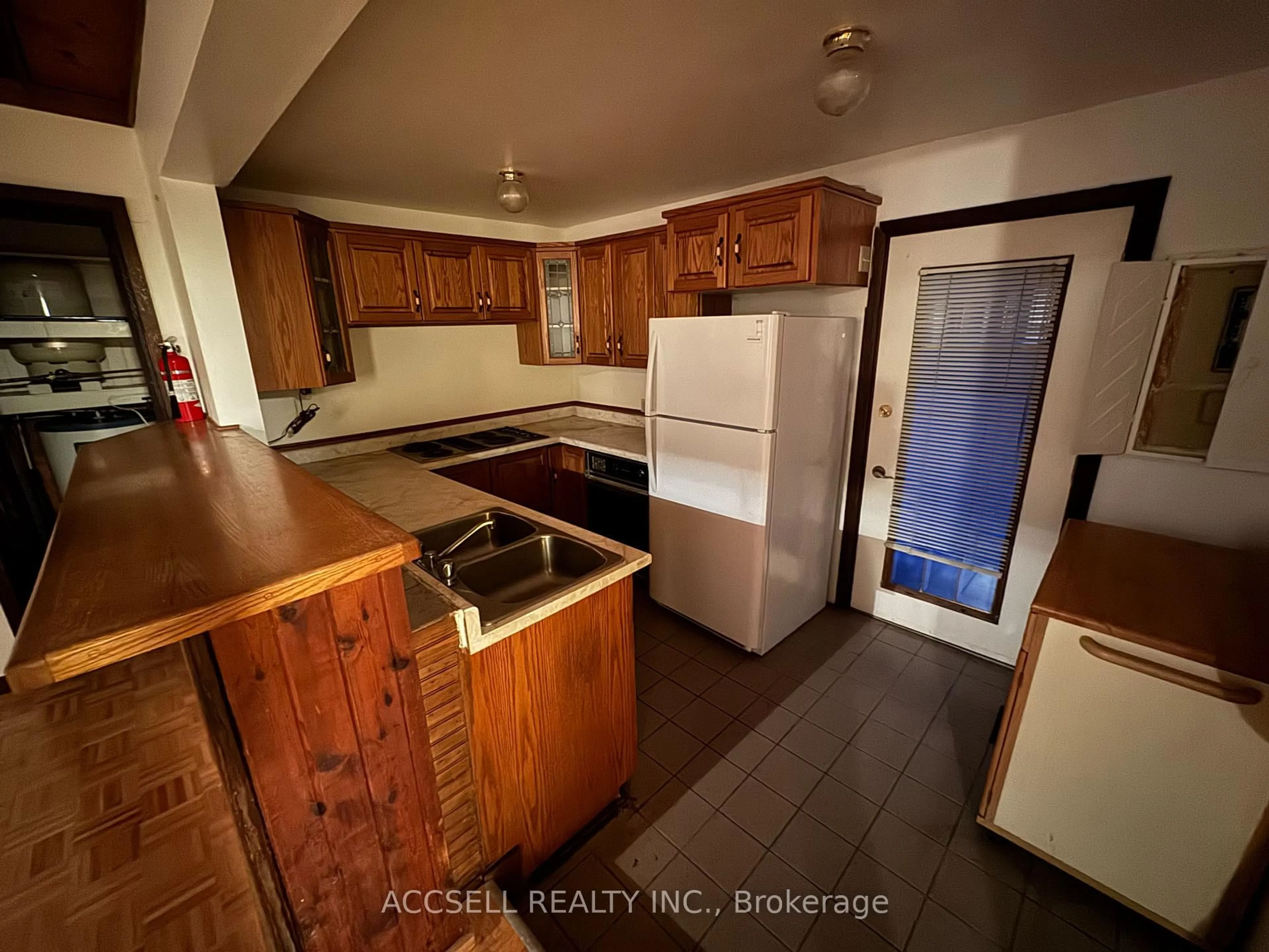 Unknown for 31 Barrie Ave, South Bruce Peninsula Ontario N0H 2G0