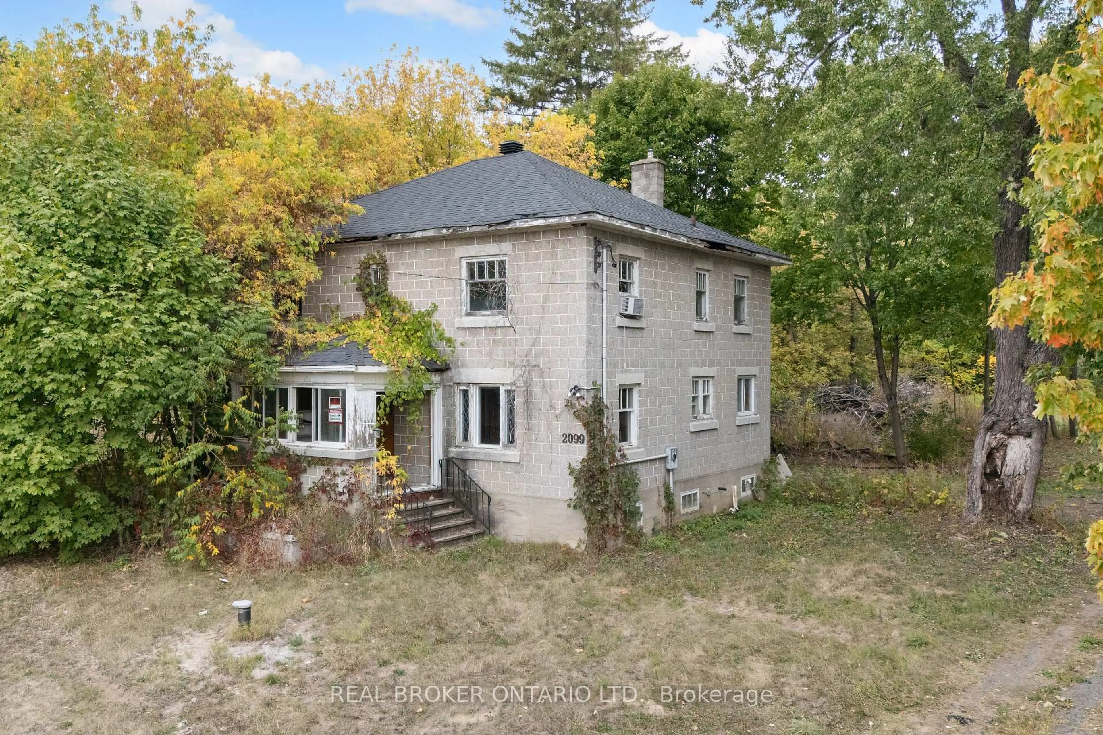 A pic from outside/outdoor area/front of a property/back of a property/a pic from drone, building for 2099 County  20 Rd, North Grenville Ontario K0G 1T0