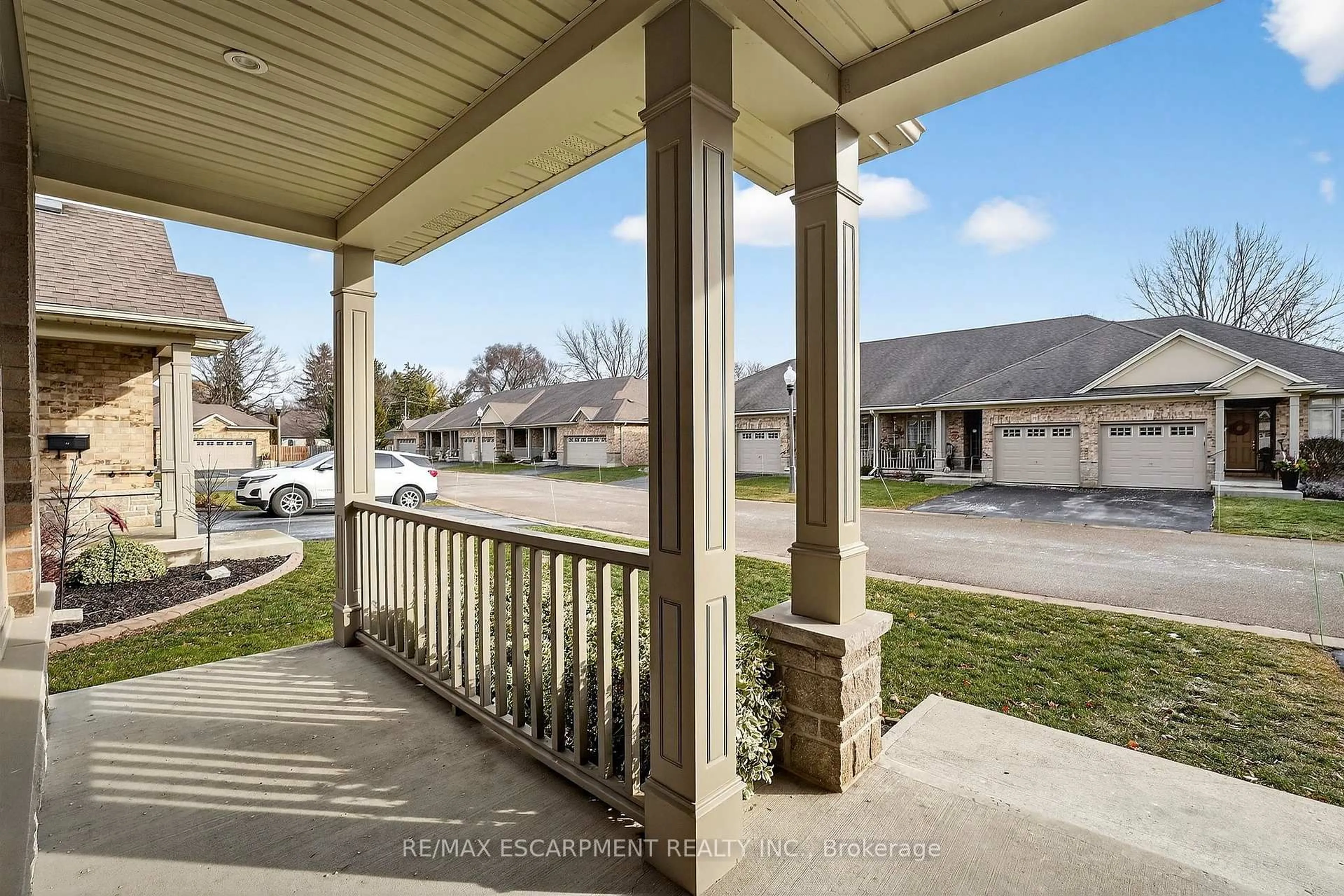 Patio, unknown for 1041 Pine St #16, Haldimand Ontario N1A 2N1