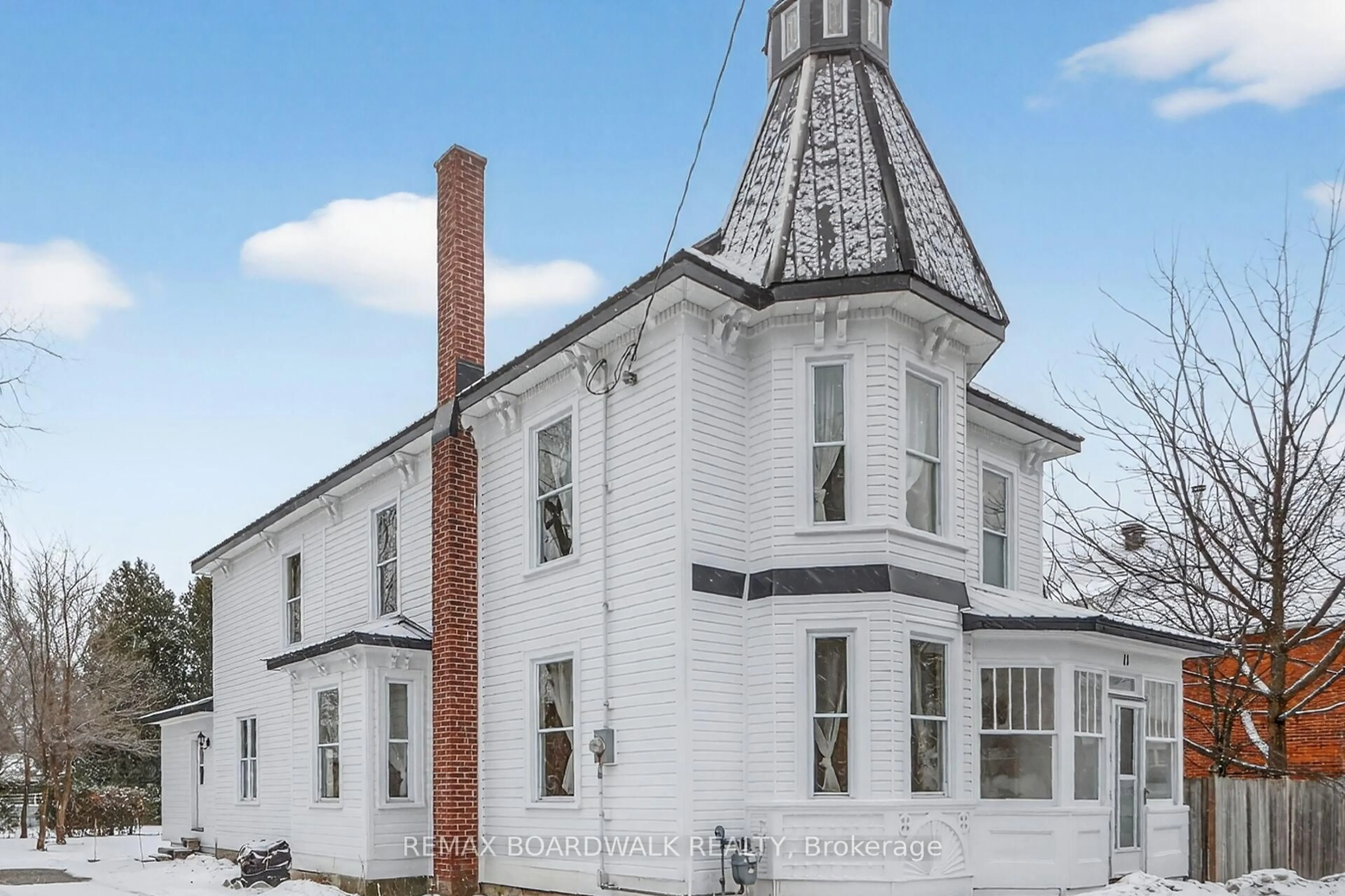 Home with brick exterior material, building for 11 Alfred St, Smiths Falls Ontario K7A 4H6