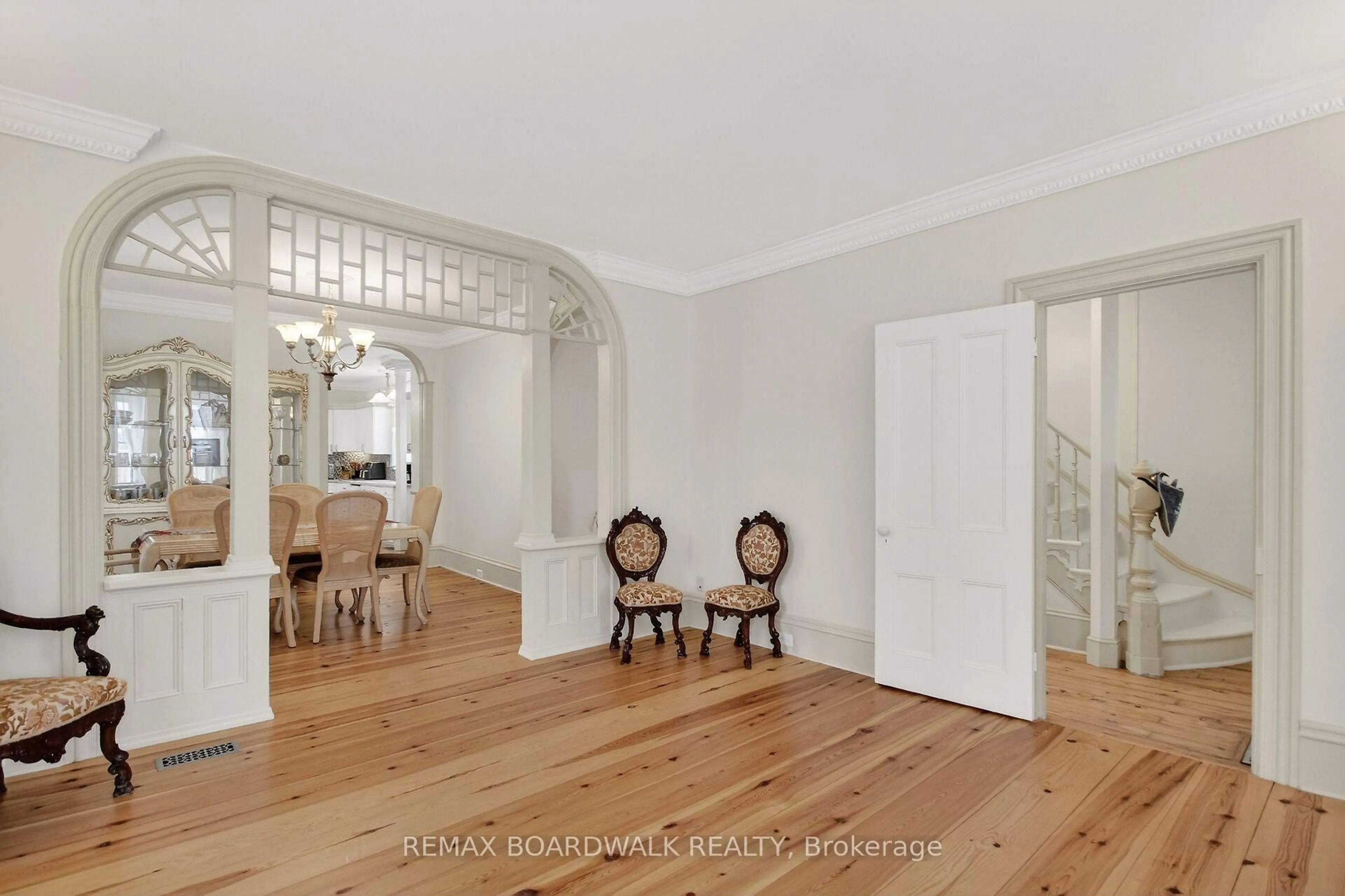 Unknown for 11 Alfred St, Smiths Falls Ontario K7A 4H6