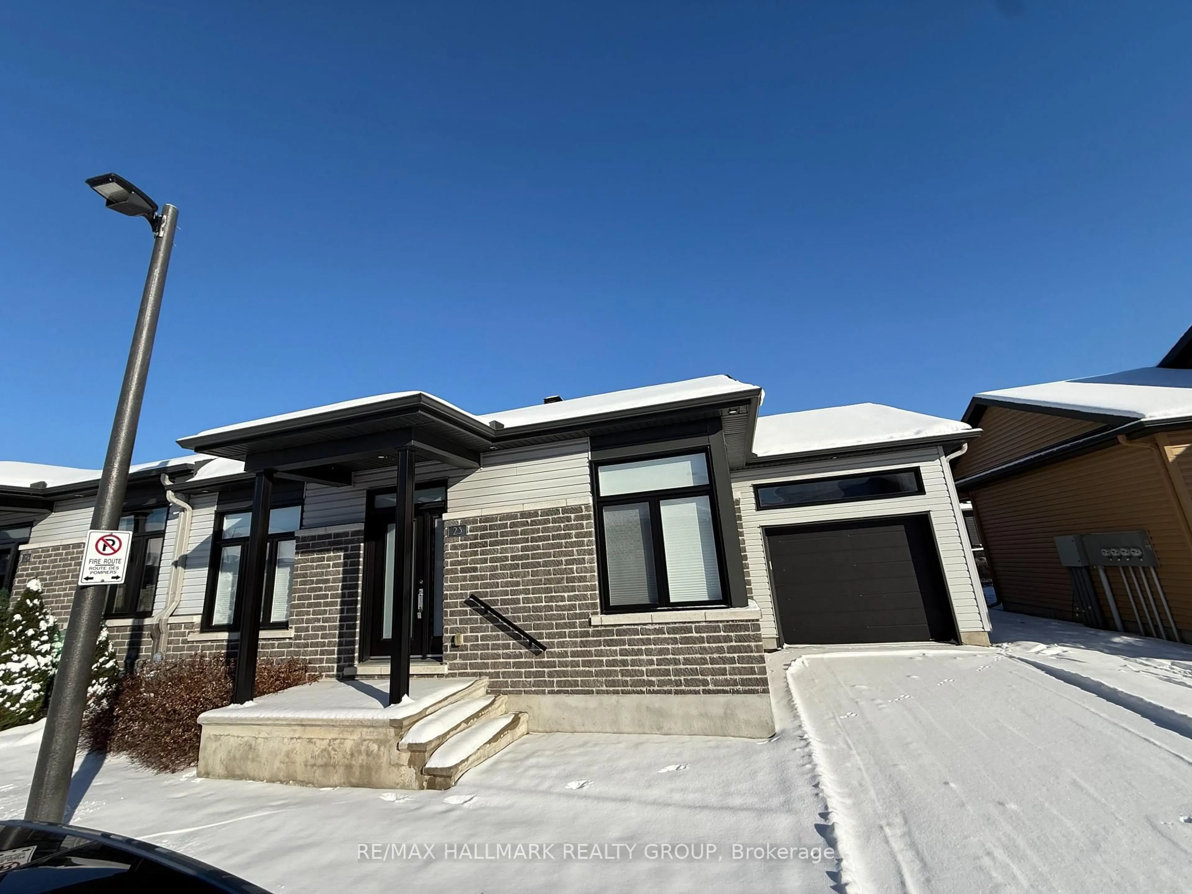 Home with brick exterior material, street for 23 Solara Private, Clarence-Rockland Ontario K4K 0K9