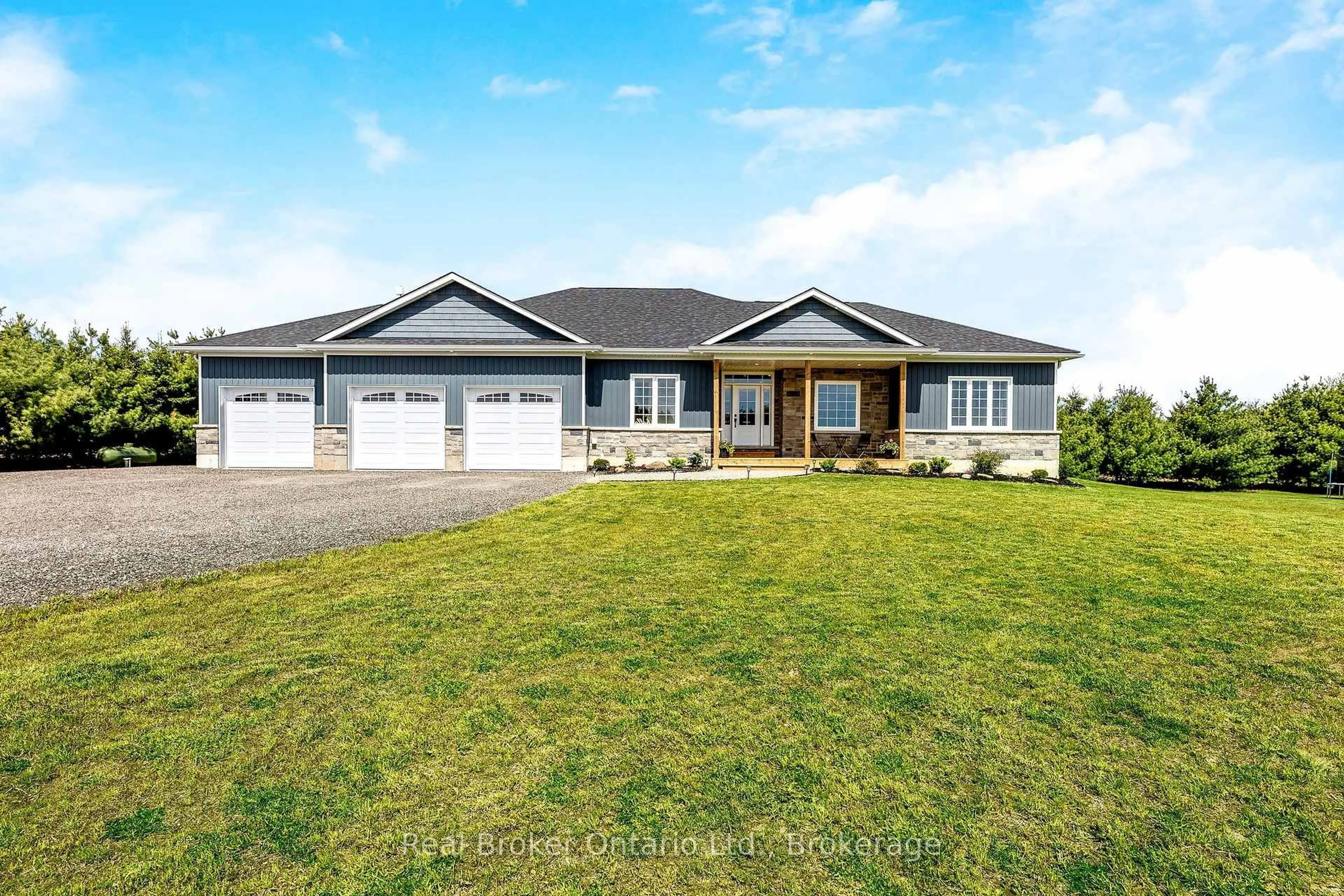 Home with vinyl exterior material, building for 142401 15 Sdrd, East Garafraxa Ontario L9W 7K9