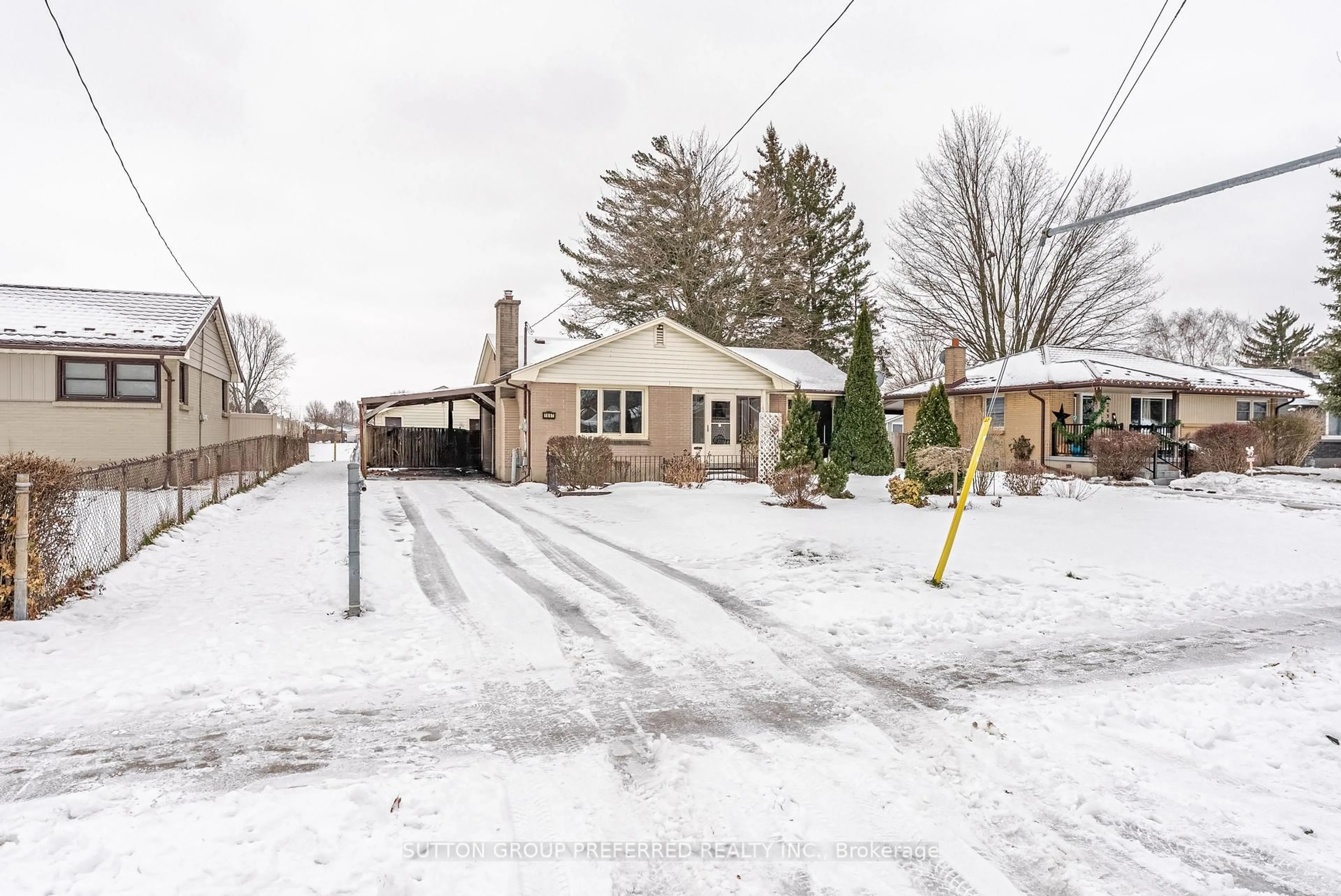 A pic from outside/outdoor area/front of a property/back of a property/a pic from drone, street for 1697 Moffatt Ave, London East Ontario N5W 2A2