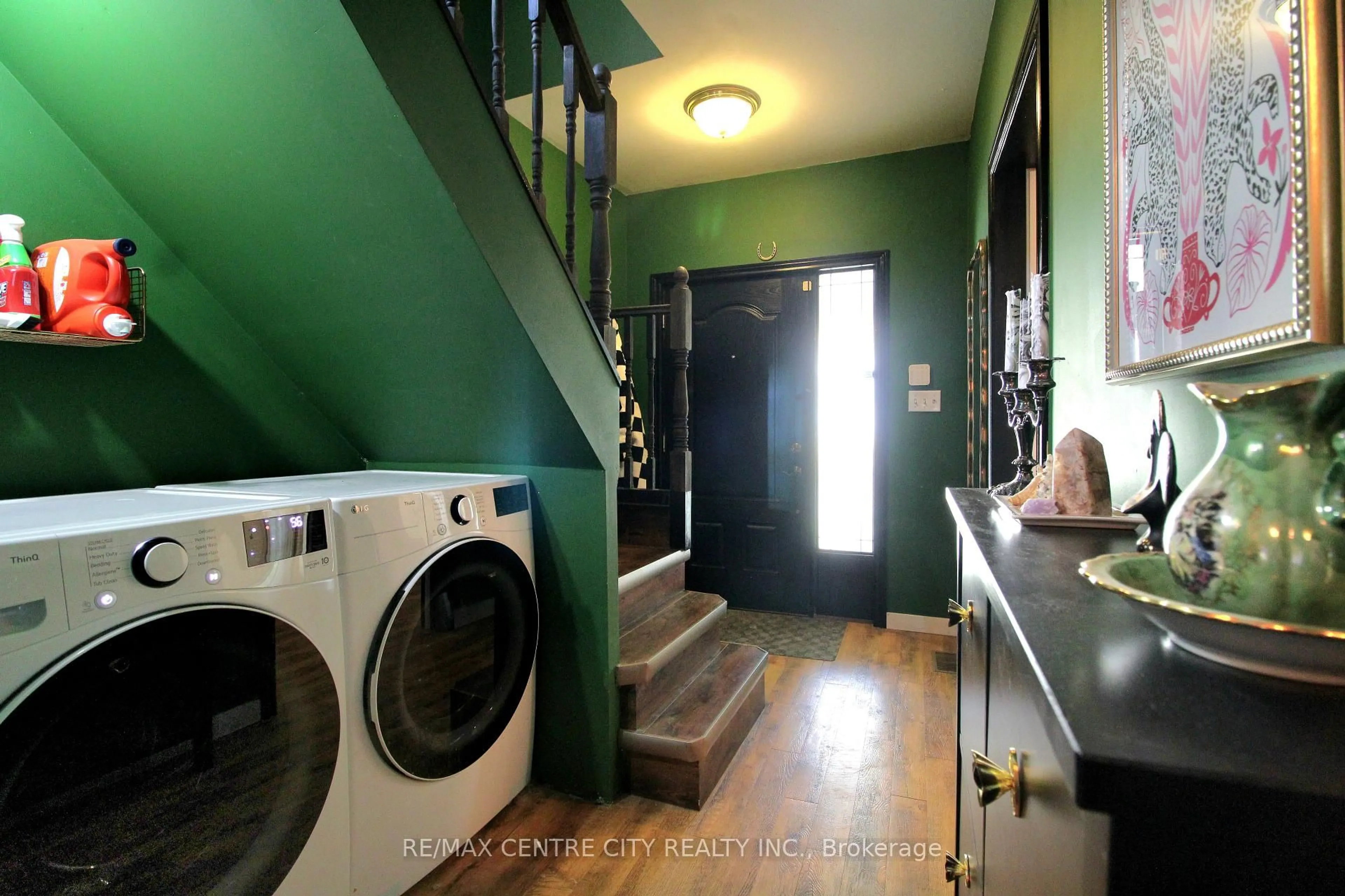 Laundry room for 124 Joseph St, Chatham-Kent Ontario N7L 3G9