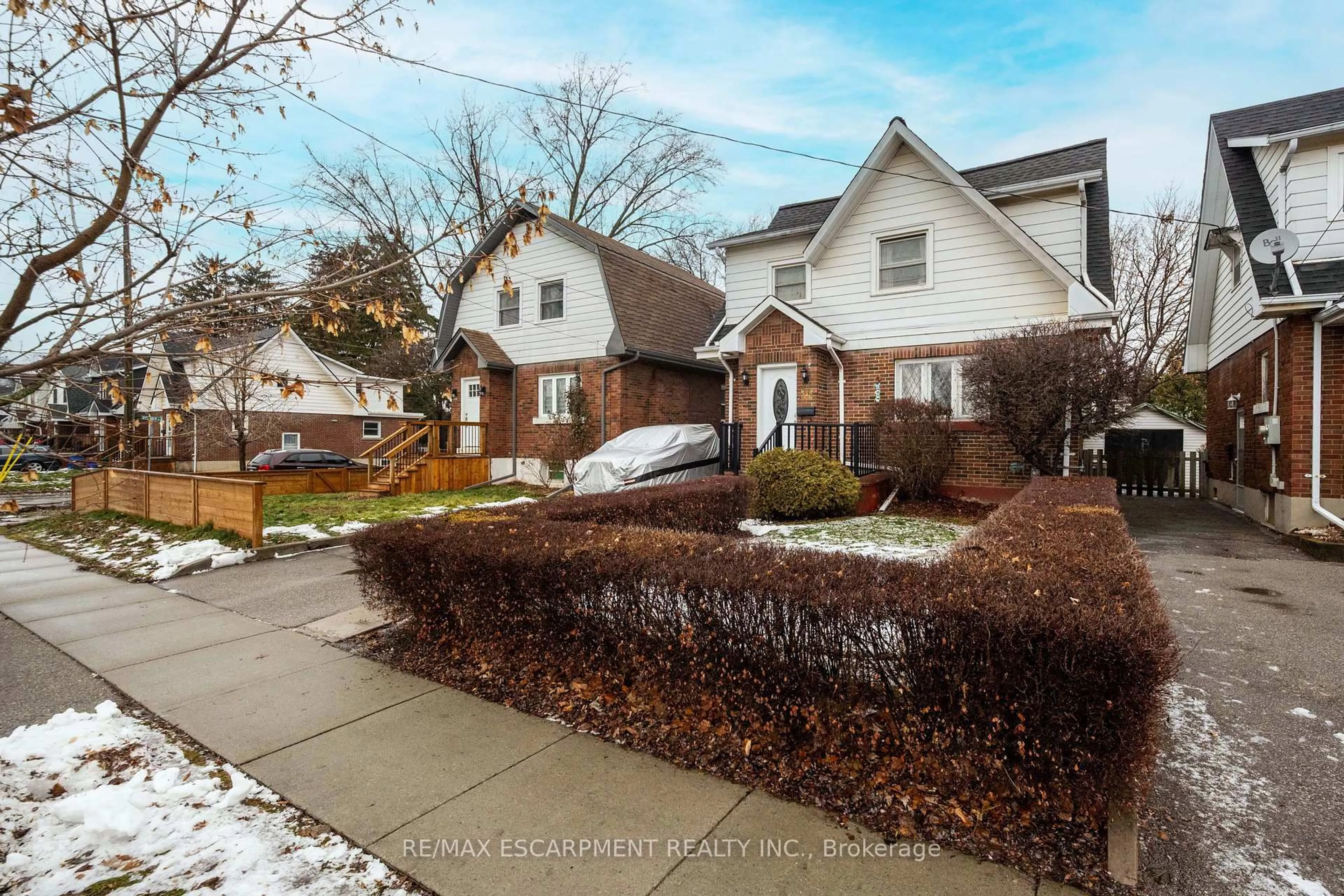 Home with brick exterior material, street for 338 Darling St, Brantford Ontario N3S 3Y3