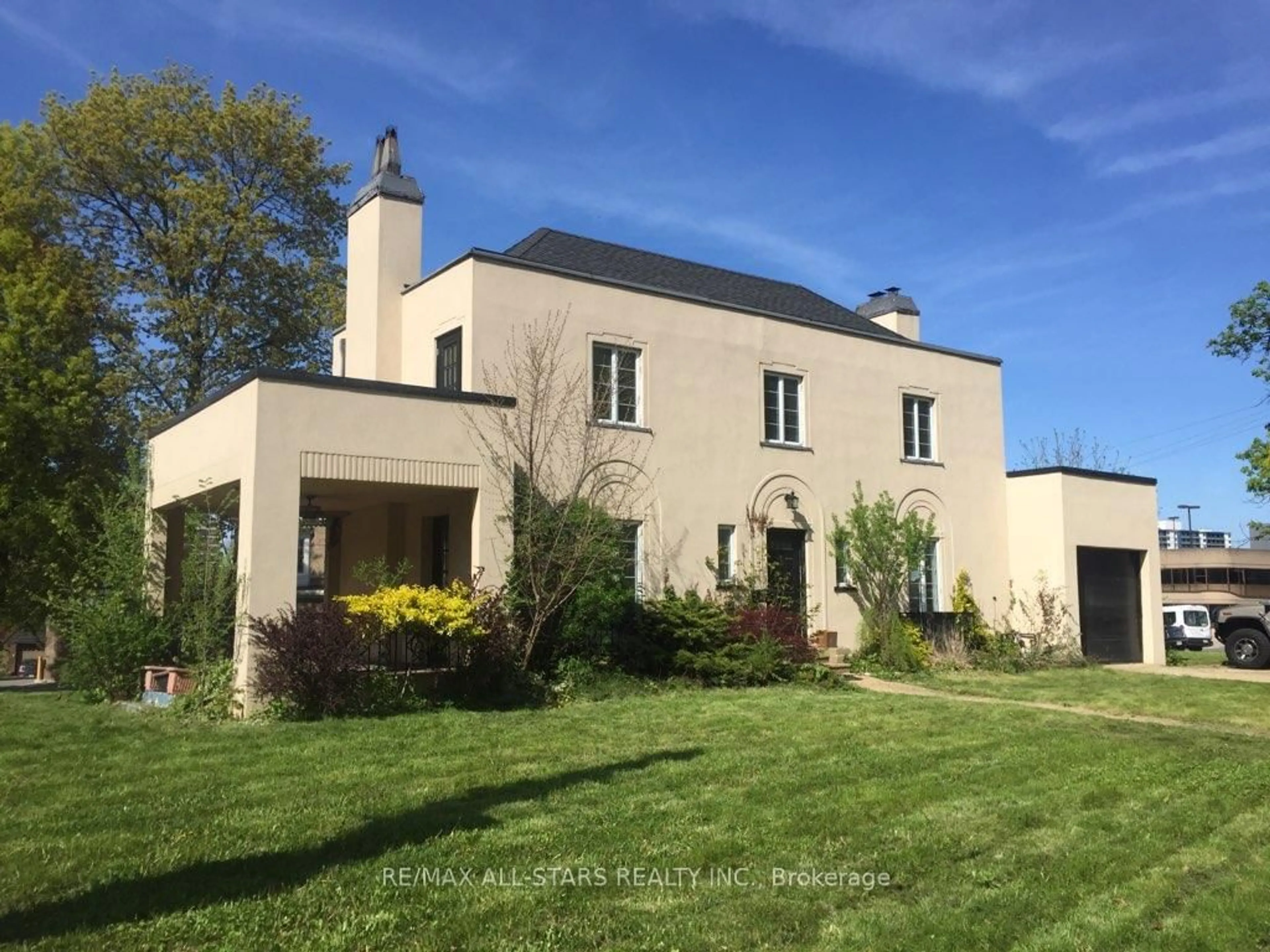 Unknown for 1 St James Pl, Hamilton Ontario L8P 2N4