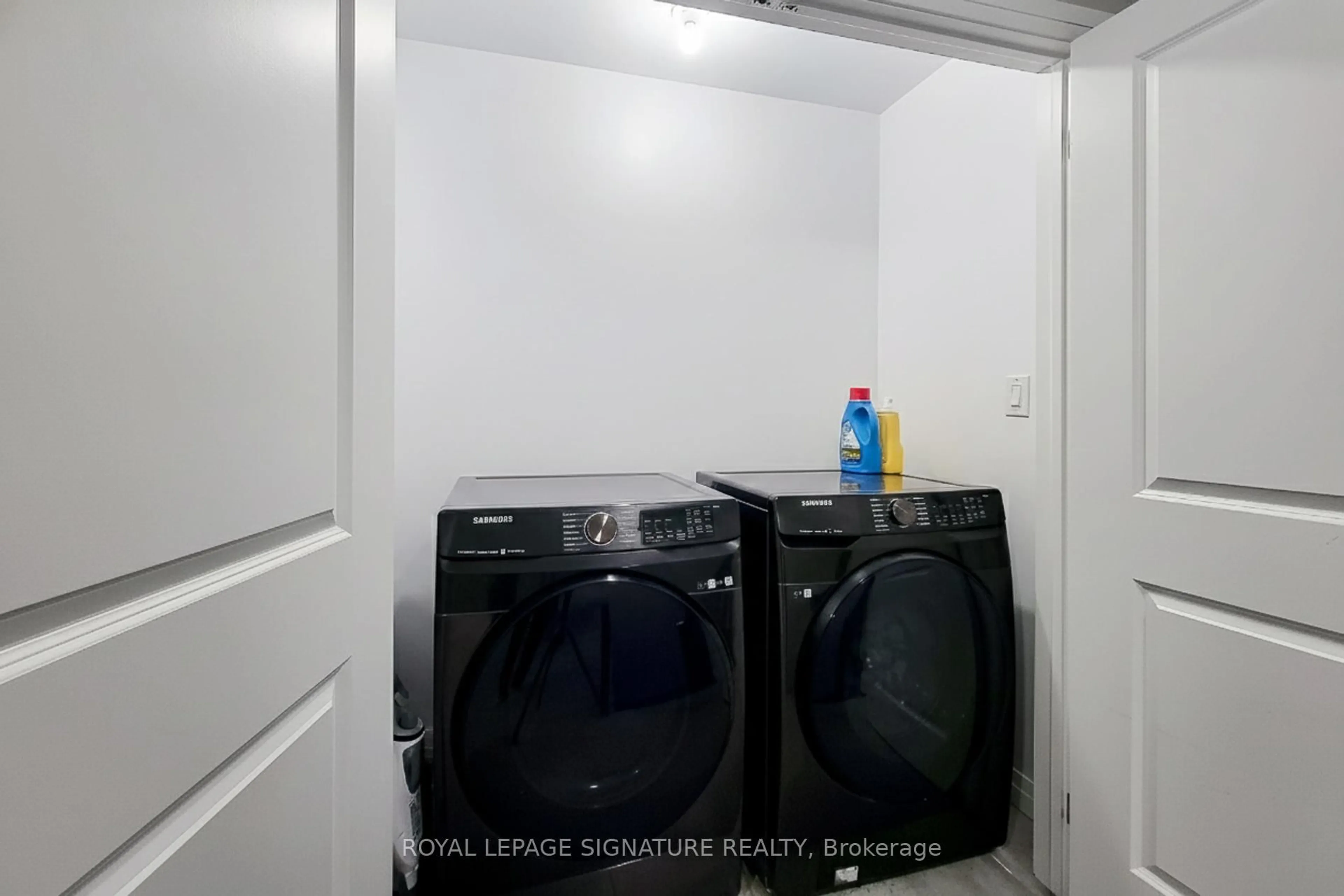 Laundry room for 4885 Pettit Ave, Niagara Falls Ontario L2E 0B7